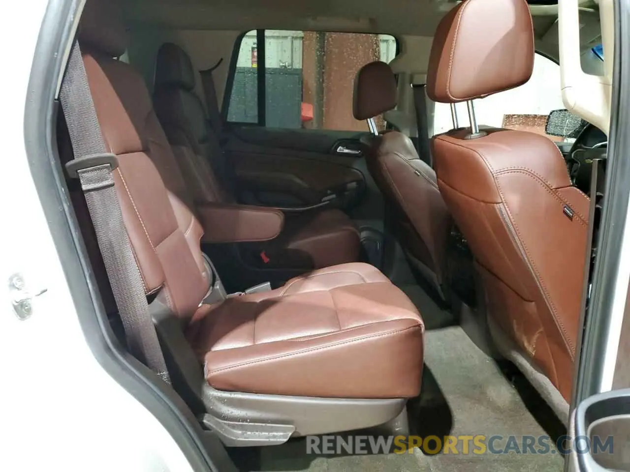 11 Photograph of a damaged car 1GNSKCKC0KR105896 CHEVROLET TAHOE 2019