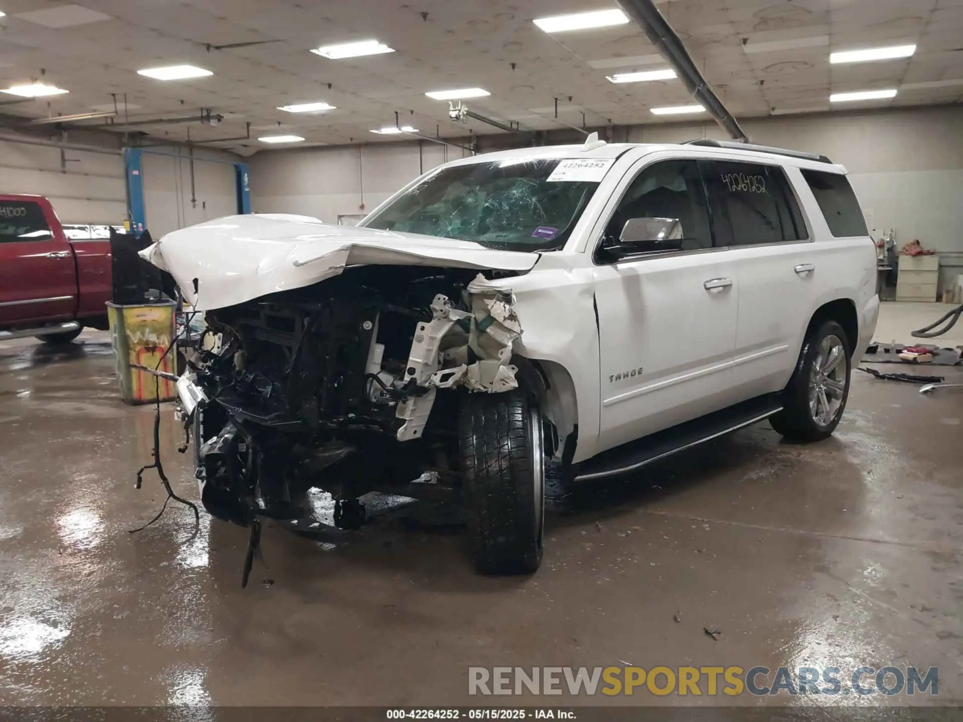 2 Фотография поврежденного автомобиля 1GNSKCKC3KR183072 CHEVROLET TAHOE 2019