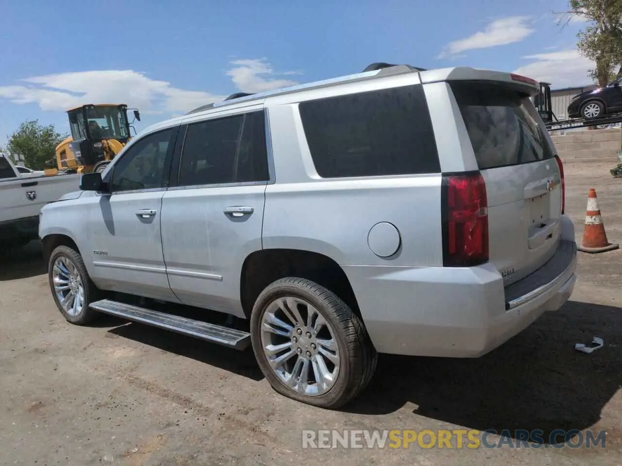 2 Фотография поврежденного автомобиля 1GNSKCKC3KR301654 CHEVROLET TAHOE 2019