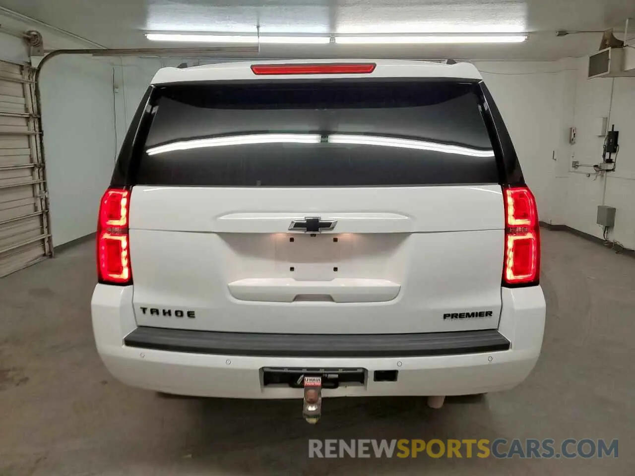 6 Photograph of a damaged car 1GNSKCKC4KR213275 CHEVROLET TAHOE 2019