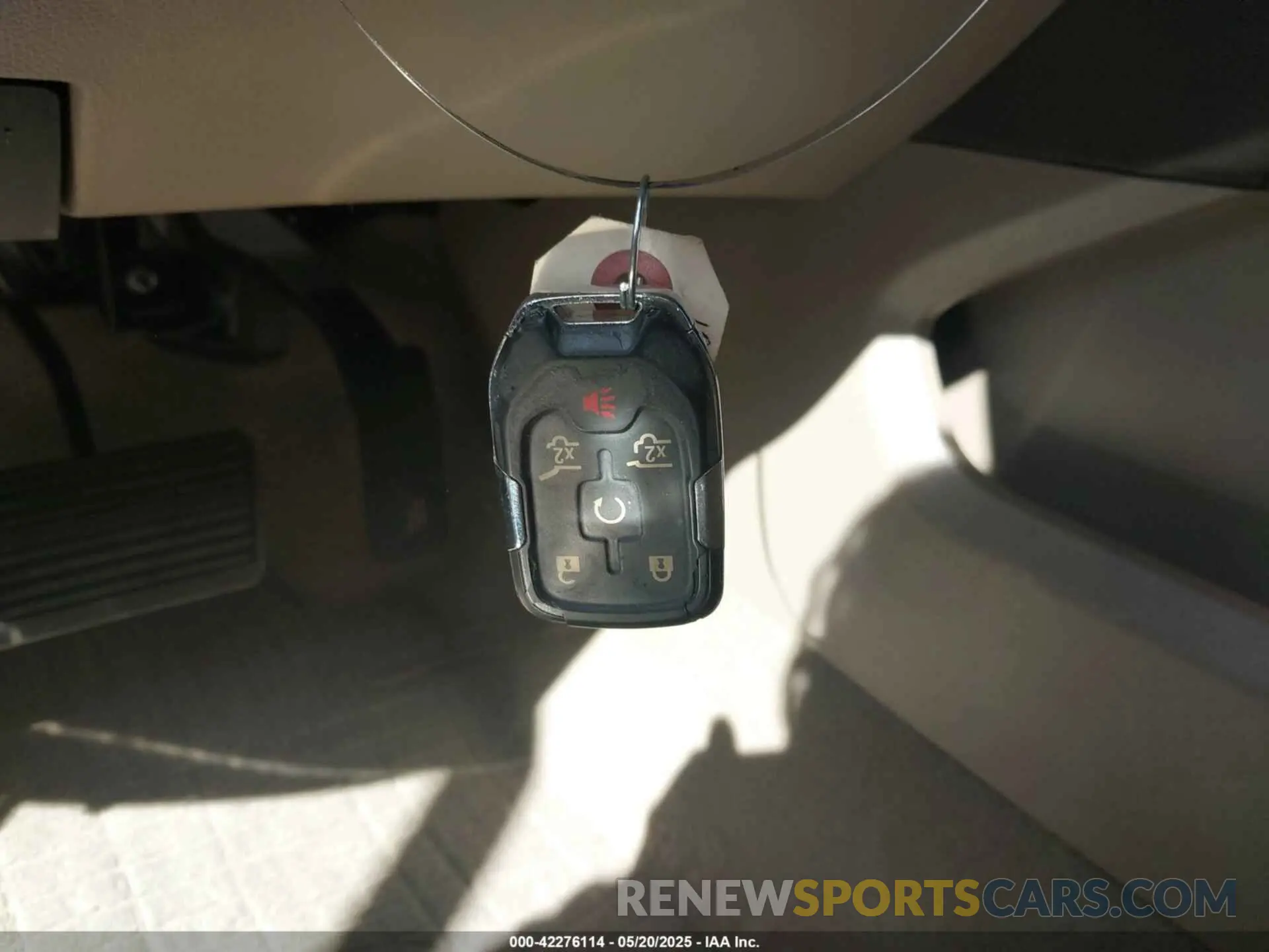 11 Photograph of a damaged car 1GNSKCKC8KR162282 CHEVROLET TAHOE 2019