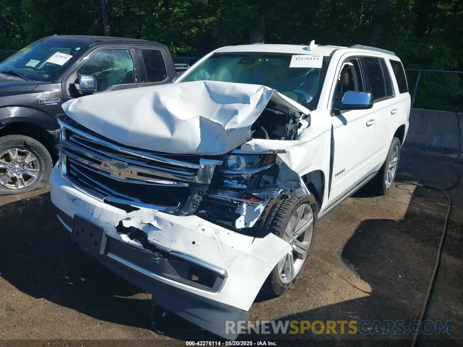 6 Photograph of a damaged car 1GNSKCKC8KR162282 CHEVROLET TAHOE 2019