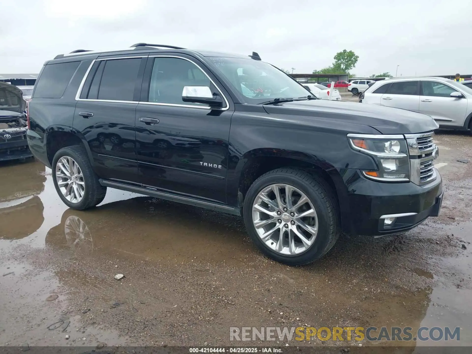 1 Фотография поврежденного автомобиля 1GNSKCKJ2KR242577 CHEVROLET TAHOE 2019