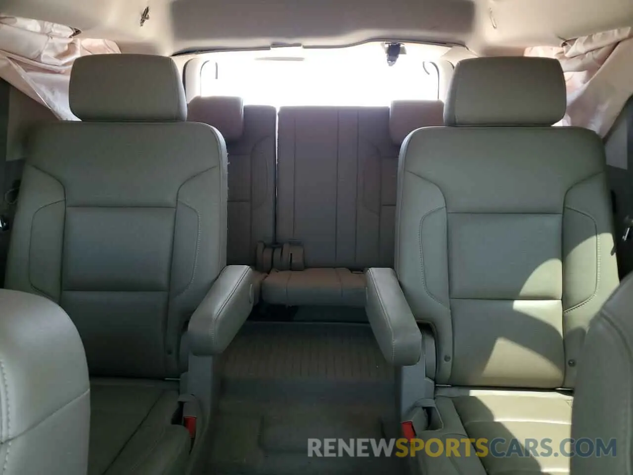 10 Фотография поврежденного автомобиля 1GNSKCKJ3KR295868 CHEVROLET TAHOE 2019
