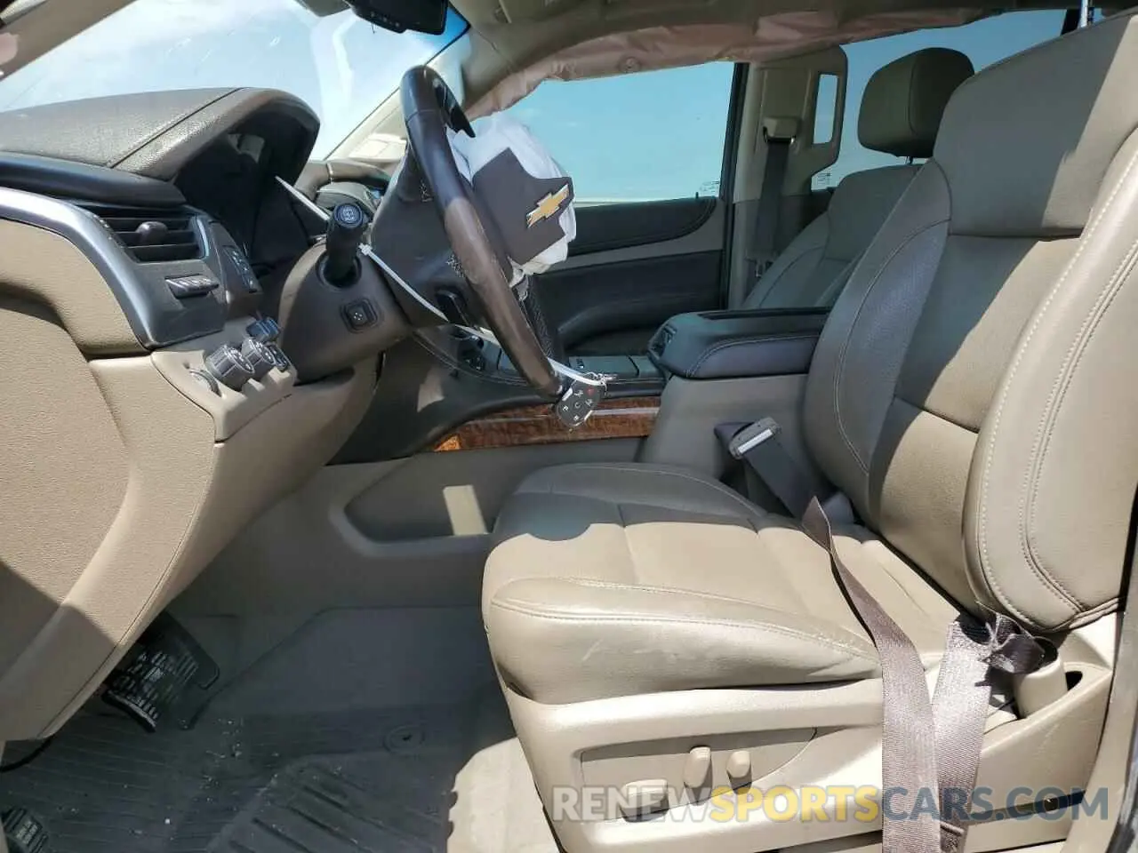 7 Фотография поврежденного автомобиля 1GNSKCKJ3KR295868 CHEVROLET TAHOE 2019