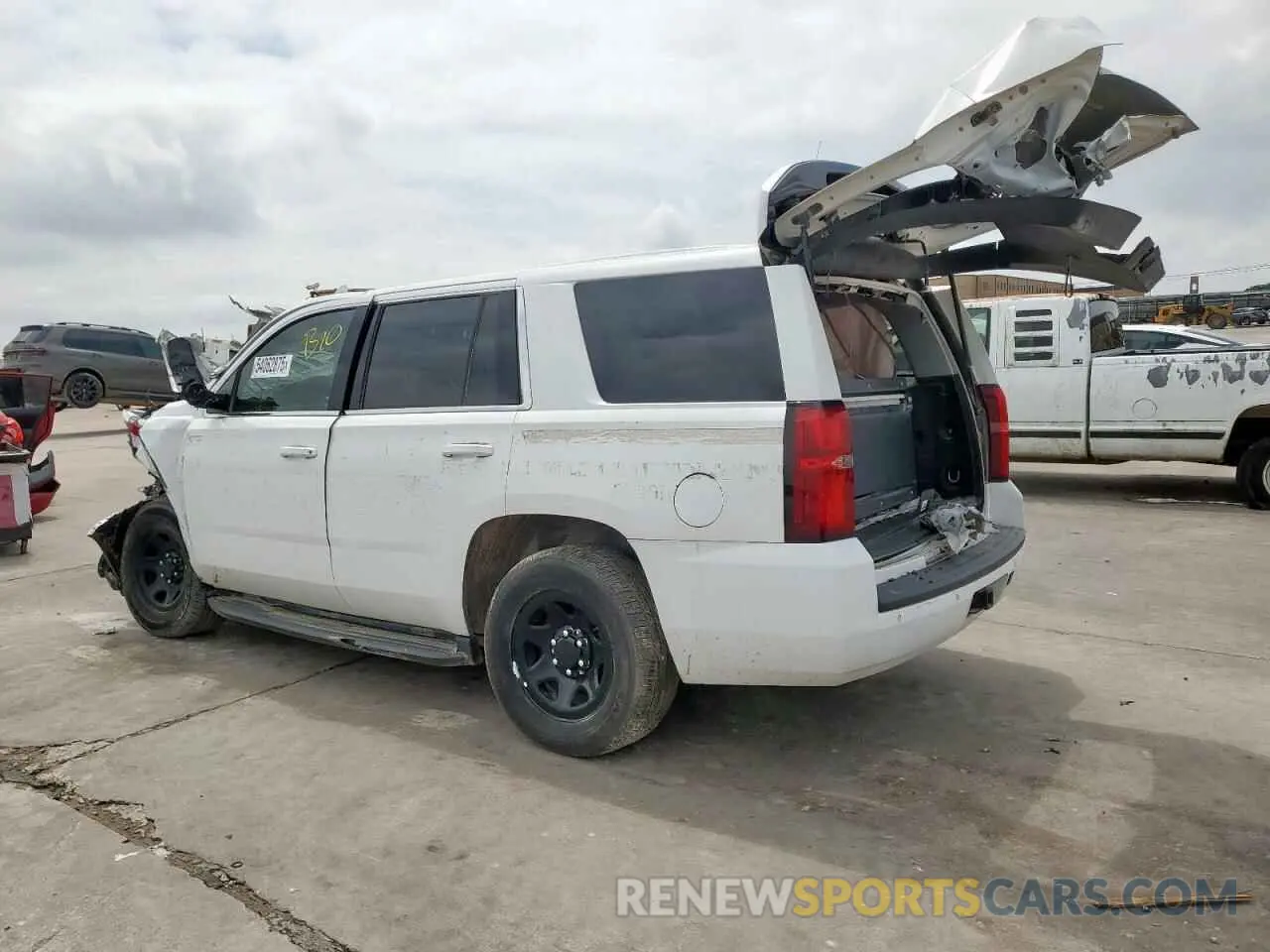 2 Фотография поврежденного автомобиля 1GNLCDEC3LR306163 CHEVROLET TAHOE 2020