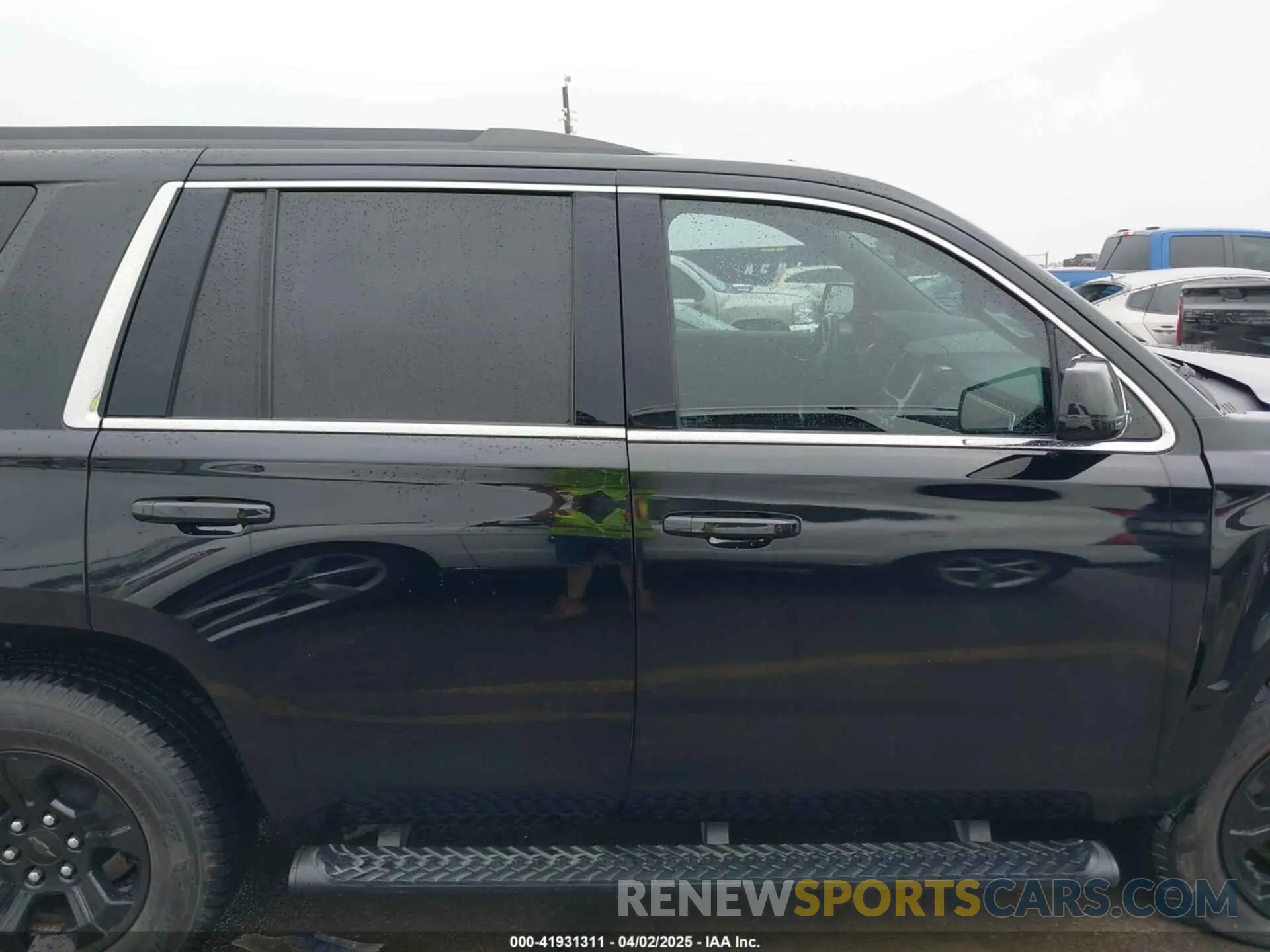 14 Photograph of a damaged car 1GNSCAKC5LR275173 CHEVROLET TAHOE 2020