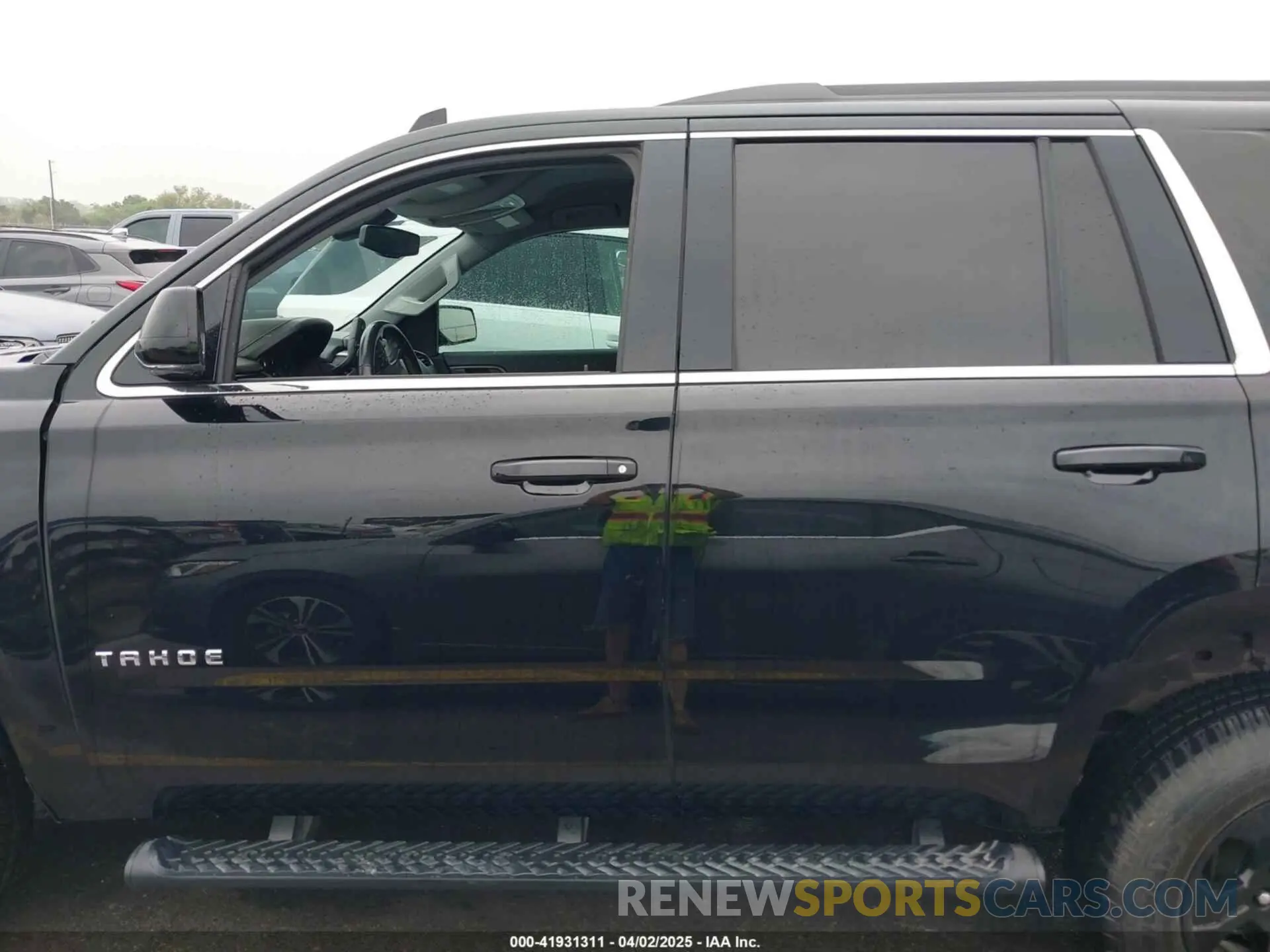 15 Photograph of a damaged car 1GNSCAKC5LR275173 CHEVROLET TAHOE 2020