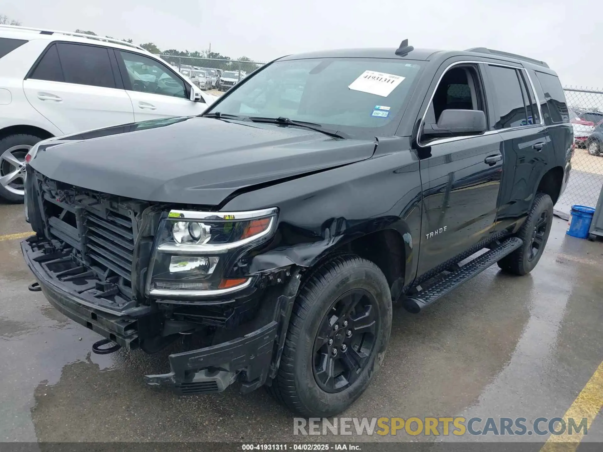 2 Photograph of a damaged car 1GNSCAKC5LR275173 CHEVROLET TAHOE 2020