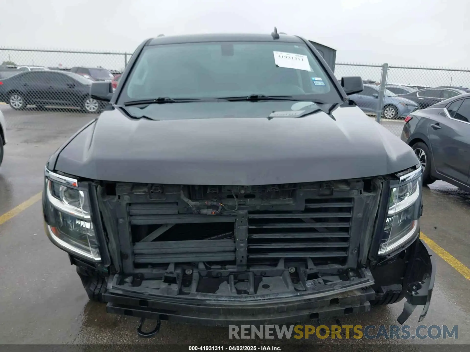 6 Photograph of a damaged car 1GNSCAKC5LR275173 CHEVROLET TAHOE 2020