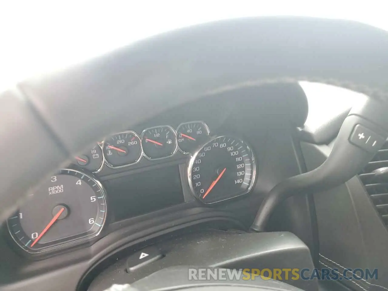 9 Фотография поврежденного автомобиля 1GNSCAKC9LR265813 CHEVROLET TAHOE 2020