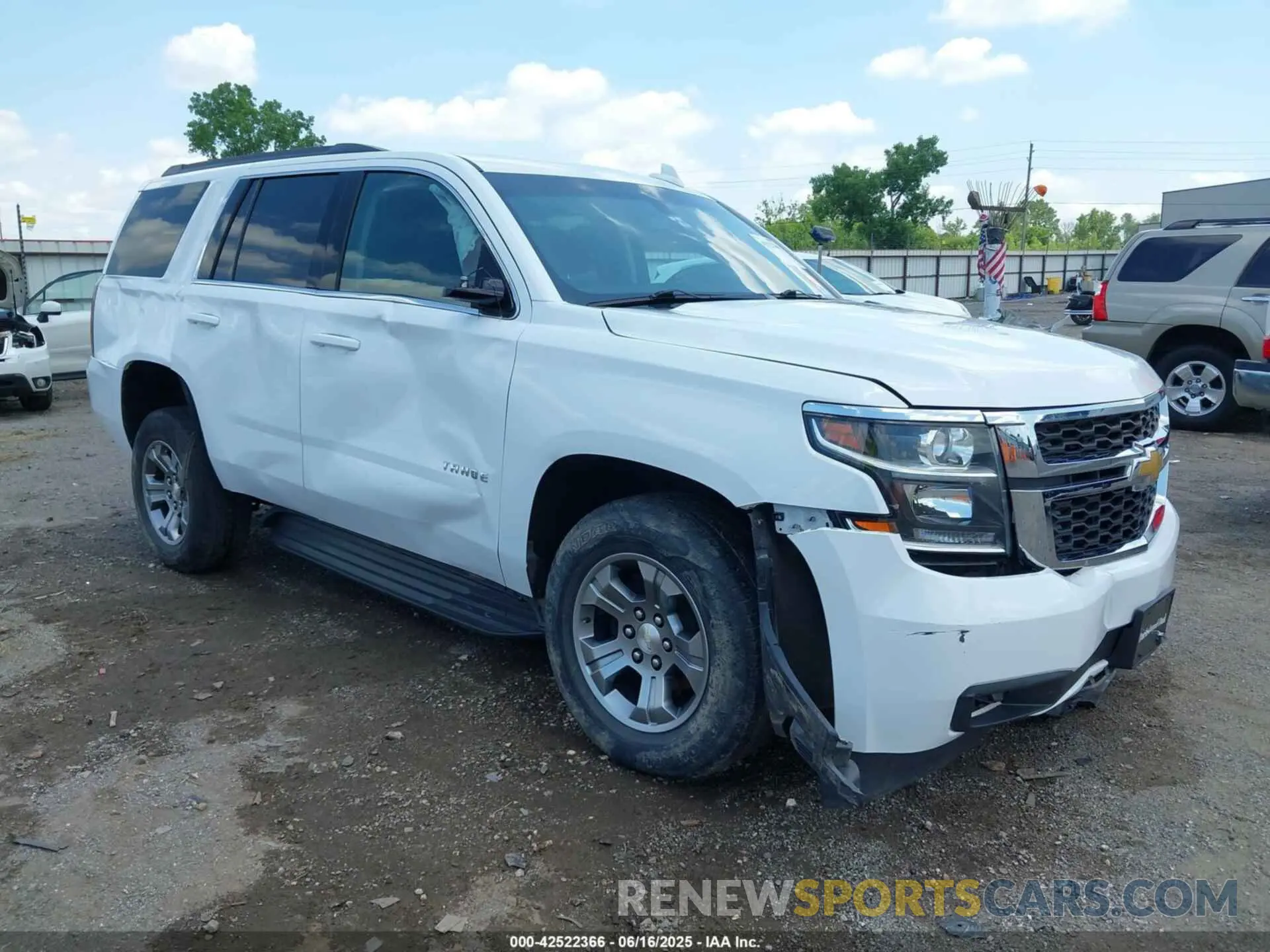 1 Photograph of a damaged car 1GNSCAKCXLR105018 CHEVROLET TAHOE 2020