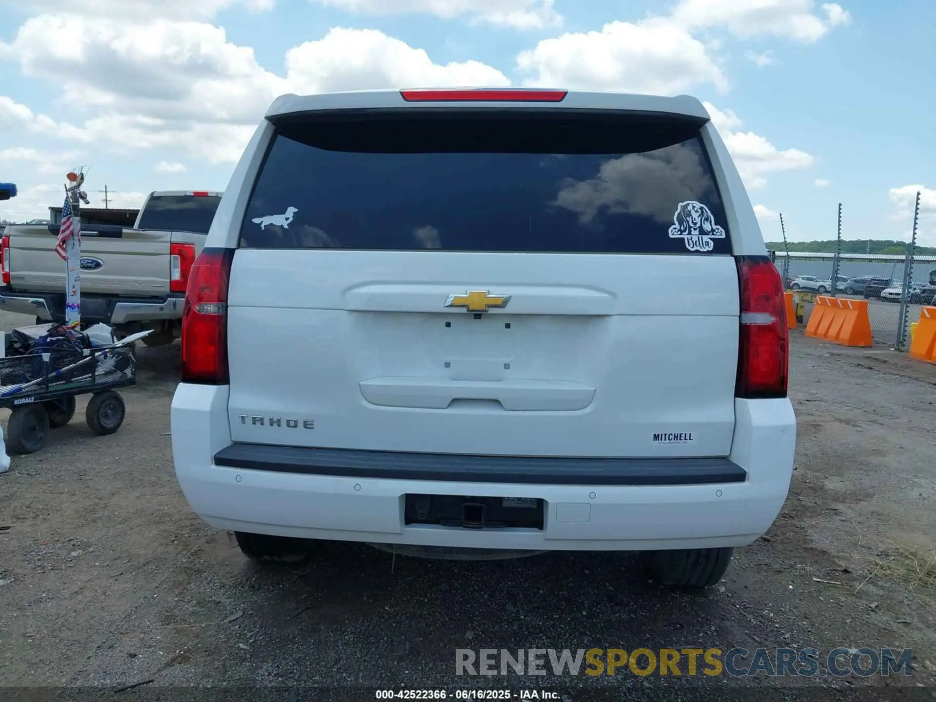 15 Photograph of a damaged car 1GNSCAKCXLR105018 CHEVROLET TAHOE 2020