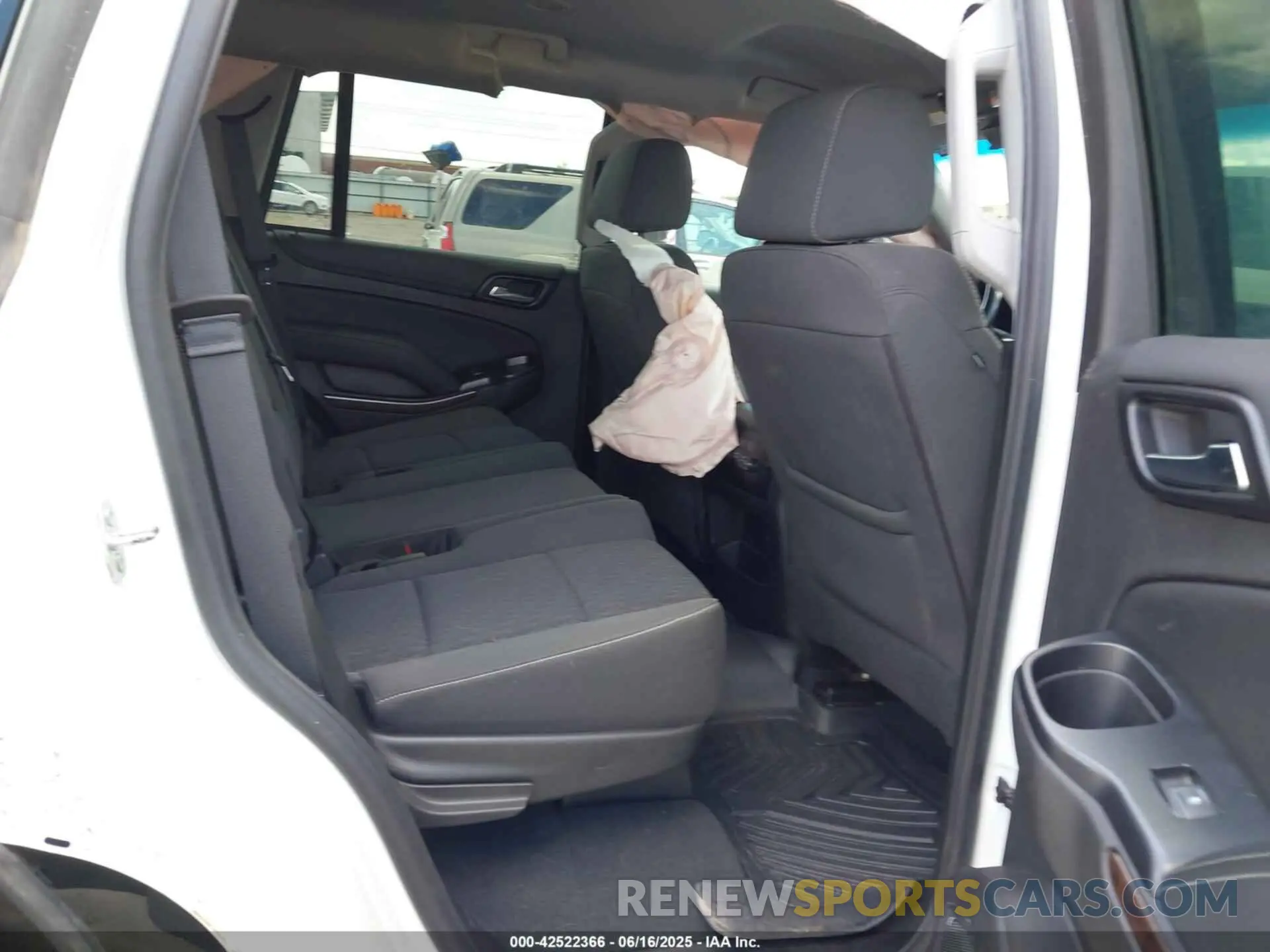 8 Photograph of a damaged car 1GNSCAKCXLR105018 CHEVROLET TAHOE 2020
