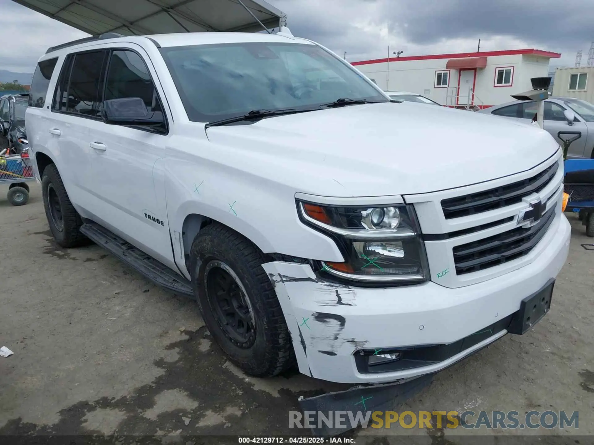 1 Photograph of a damaged car 1GNSCBKC0LR290170 CHEVROLET TAHOE 2020