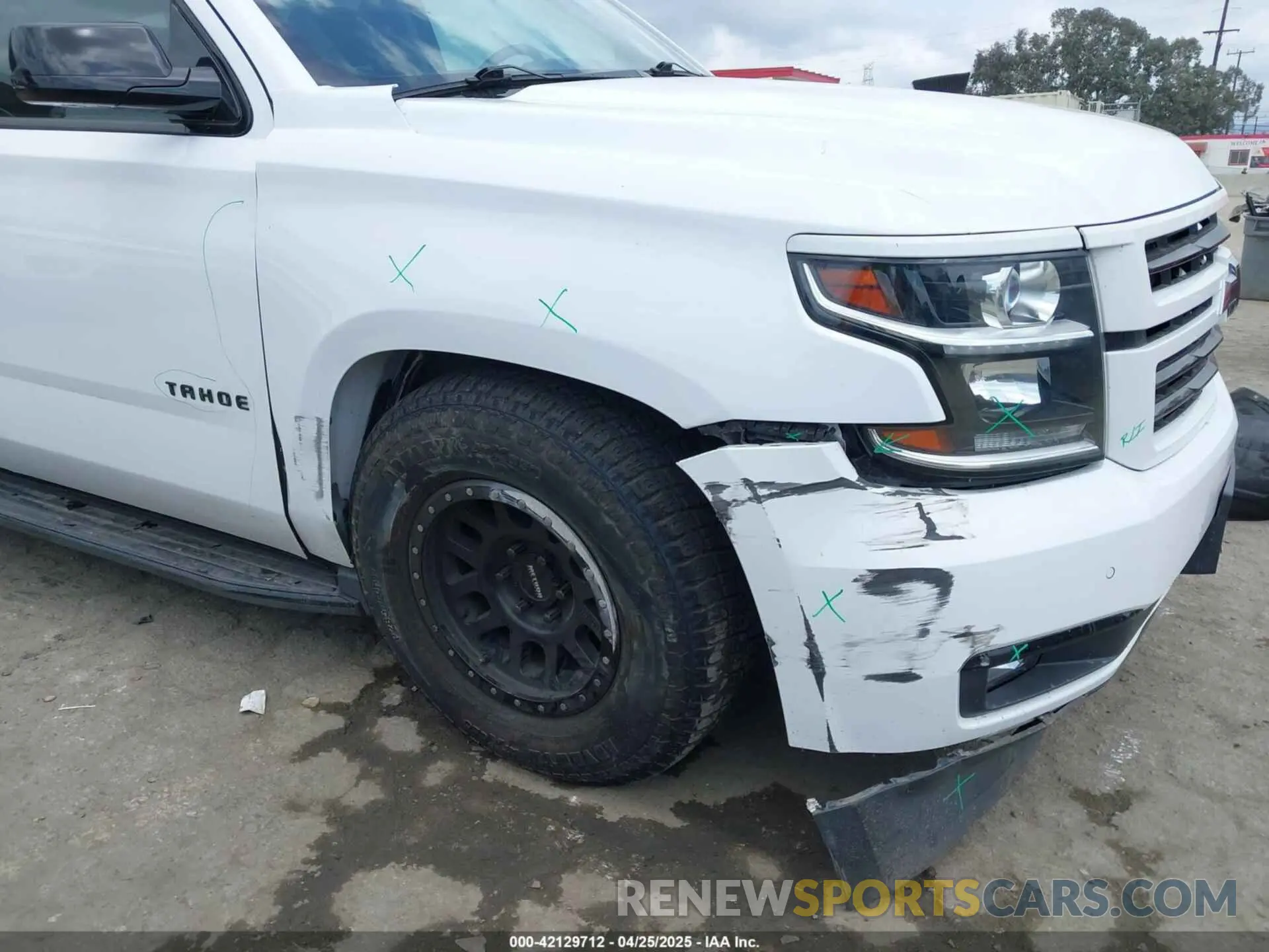 6 Photograph of a damaged car 1GNSCBKC0LR290170 CHEVROLET TAHOE 2020