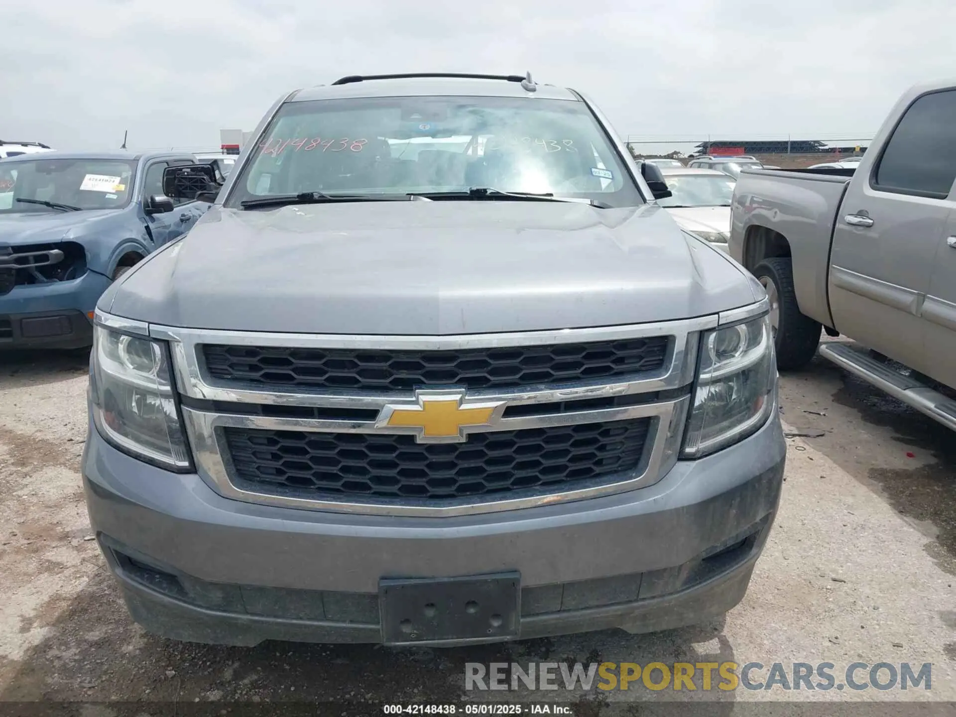 12 Photograph of a damaged car 1GNSCBKC1LR103972 CHEVROLET TAHOE 2020