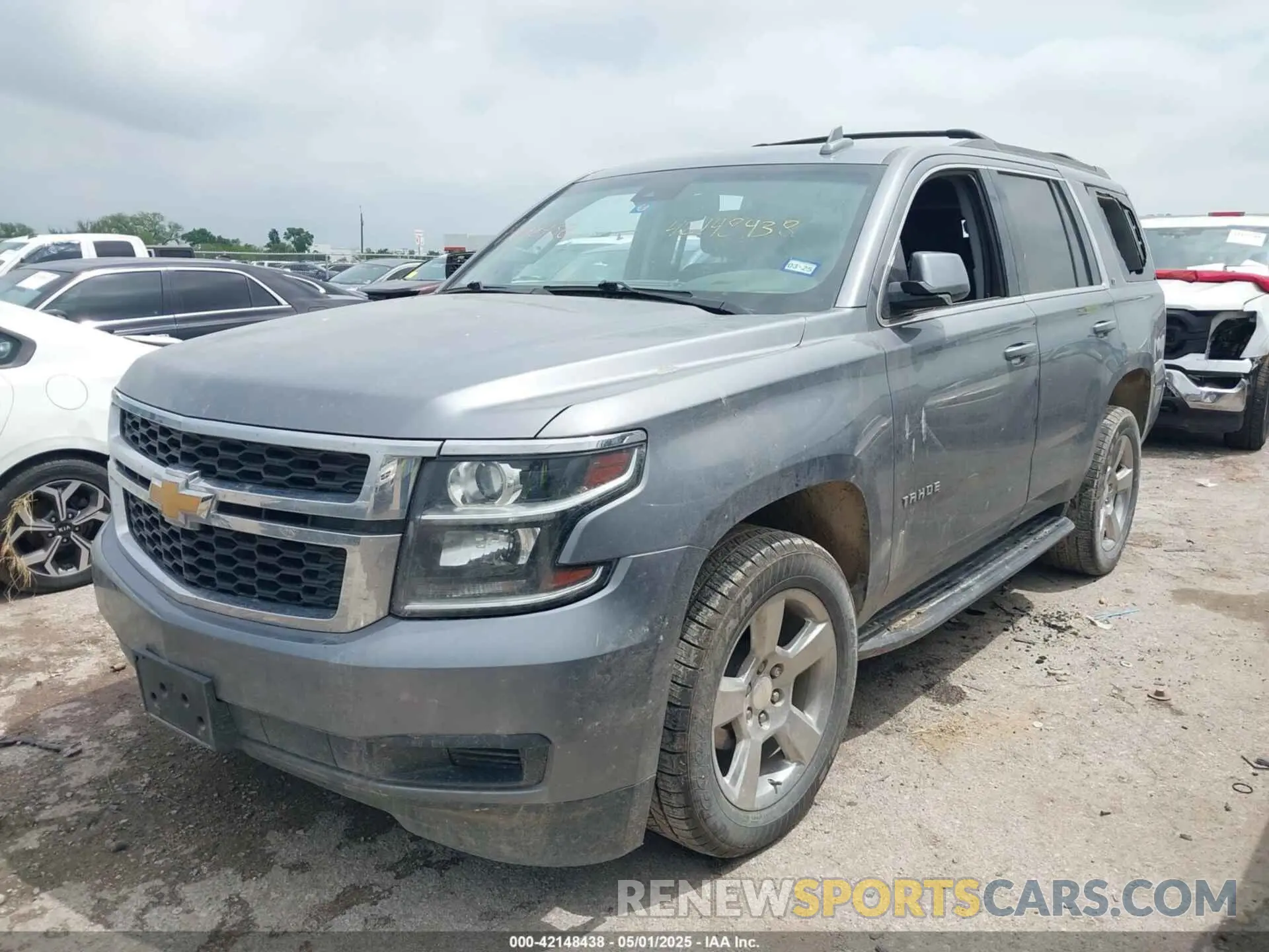 2 Photograph of a damaged car 1GNSCBKC1LR103972 CHEVROLET TAHOE 2020