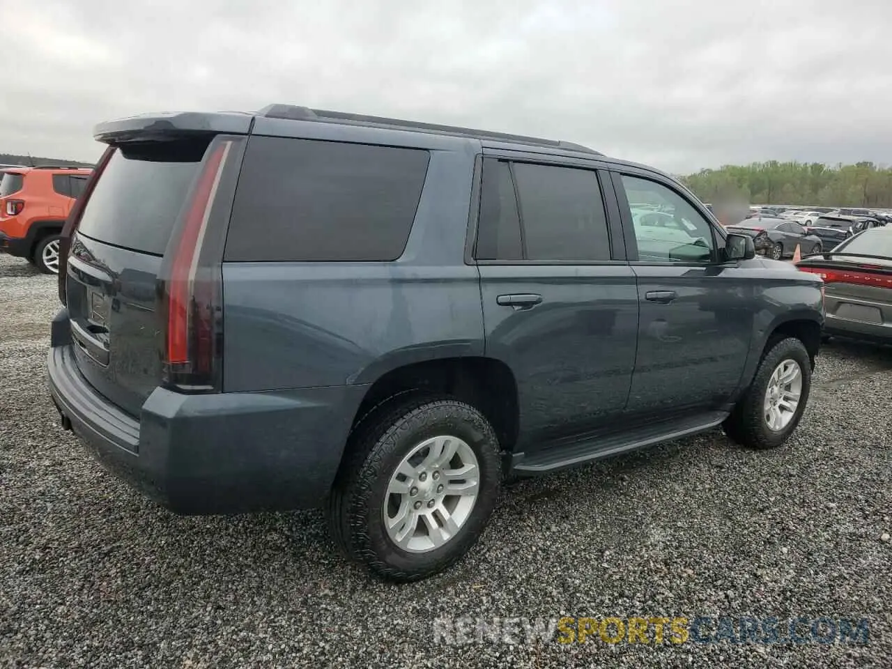 3 Photograph of a damaged car 1GNSCBKC2LR119582 CHEVROLET TAHOE 2020