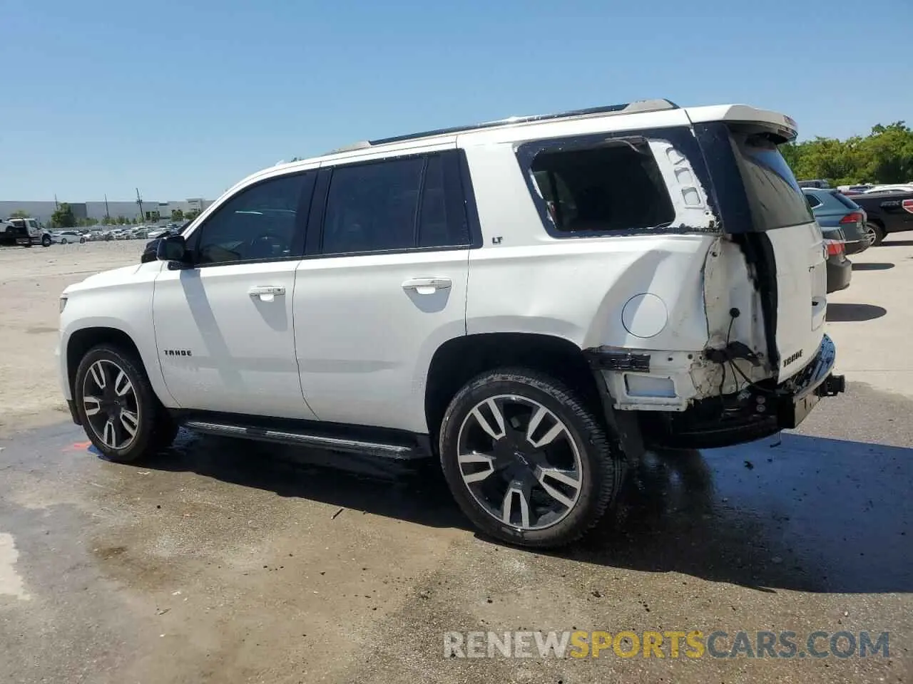 2 Фотография поврежденного автомобиля 1GNSCBKC2LR129240 CHEVROLET TAHOE 2020