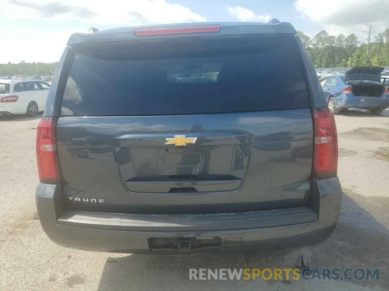 6 Photograph of a damaged car 1GNSCBKC3LR164904 CHEVROLET TAHOE 2020