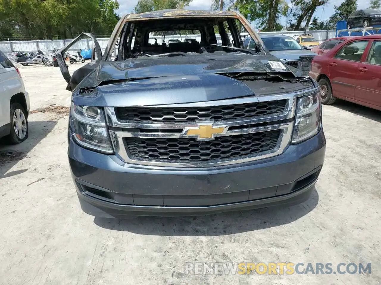 5 Photograph of a damaged car 1GNSCBKC5LR308288 CHEVROLET TAHOE 2020
