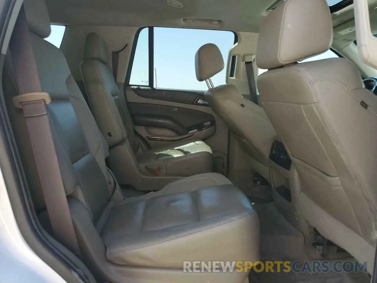 10 Фотография поврежденного автомобиля 1GNSCBKC8LR308690 CHEVROLET TAHOE 2020