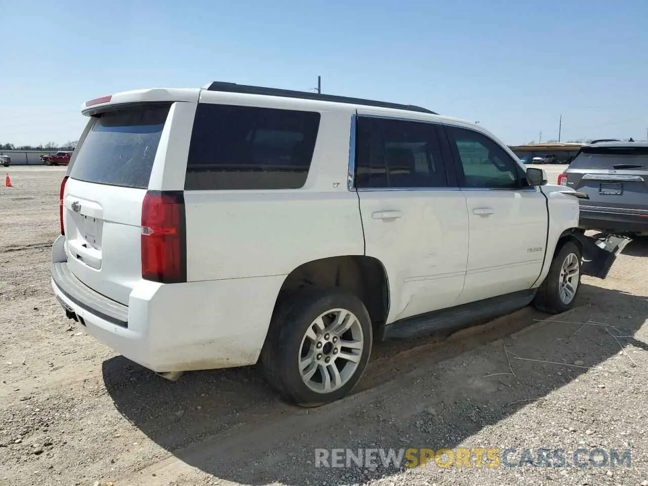 3 Фотография поврежденного автомобиля 1GNSCBKC8LR308690 CHEVROLET TAHOE 2020