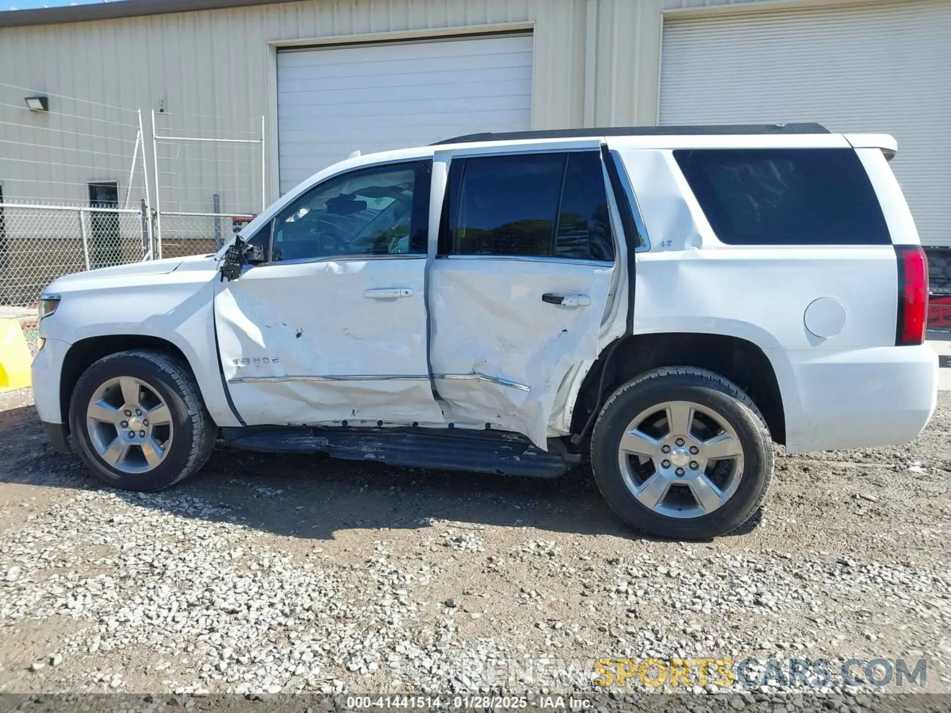 6 Photograph of a damaged car 1GNSCBKCXLR289172 CHEVROLET TAHOE 2020