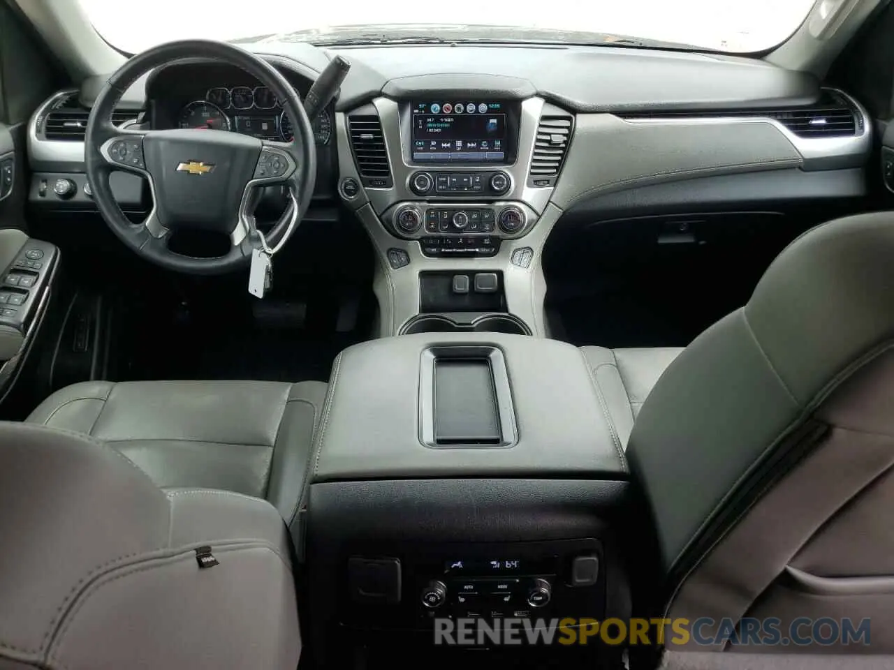 8 Фотография поврежденного автомобиля 1GNSKBKC0LR200082 CHEVROLET TAHOE 2020