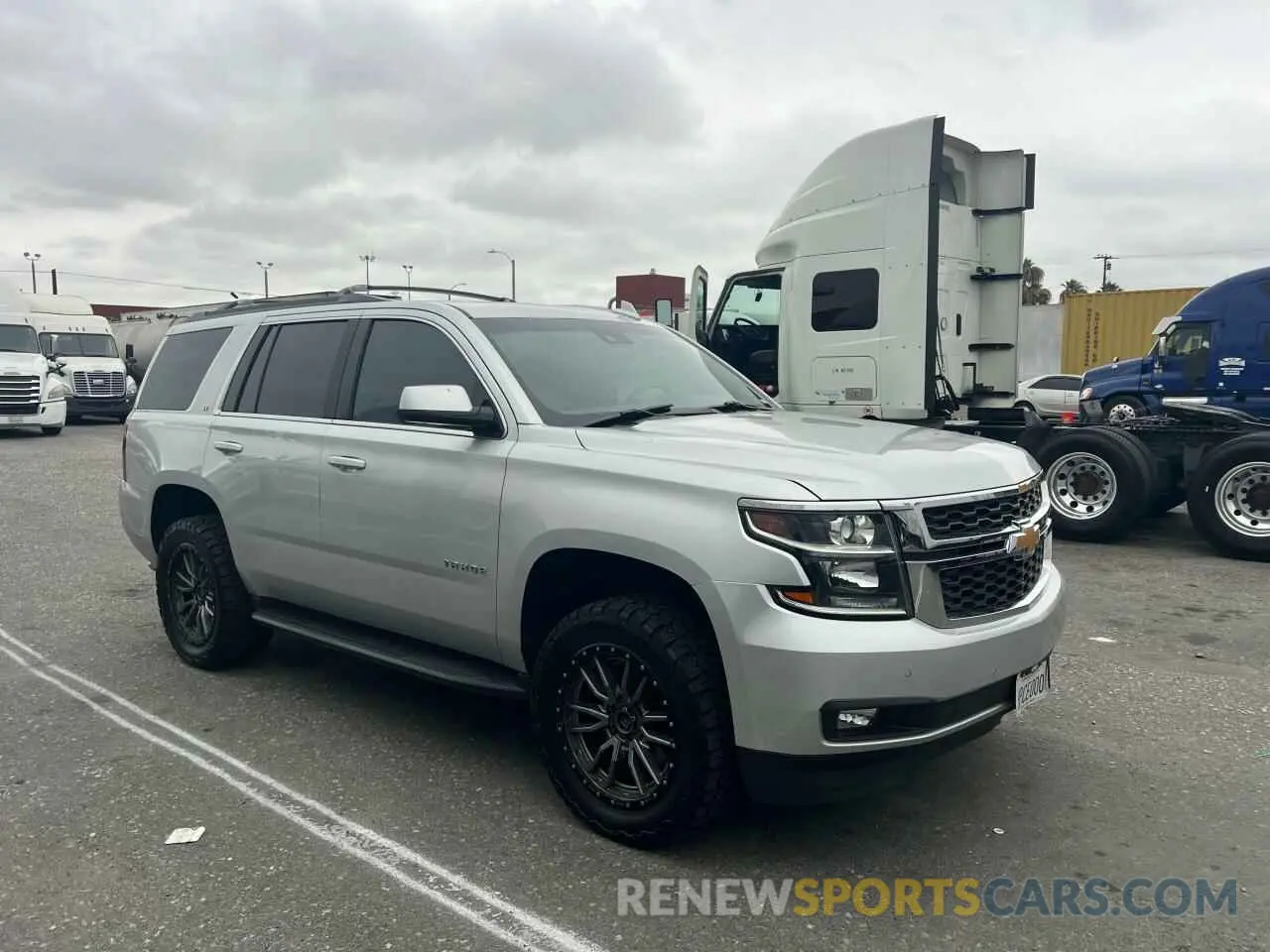 1 Фотография поврежденного автомобиля 1GNSKBKC1LR190260 CHEVROLET TAHOE 2020