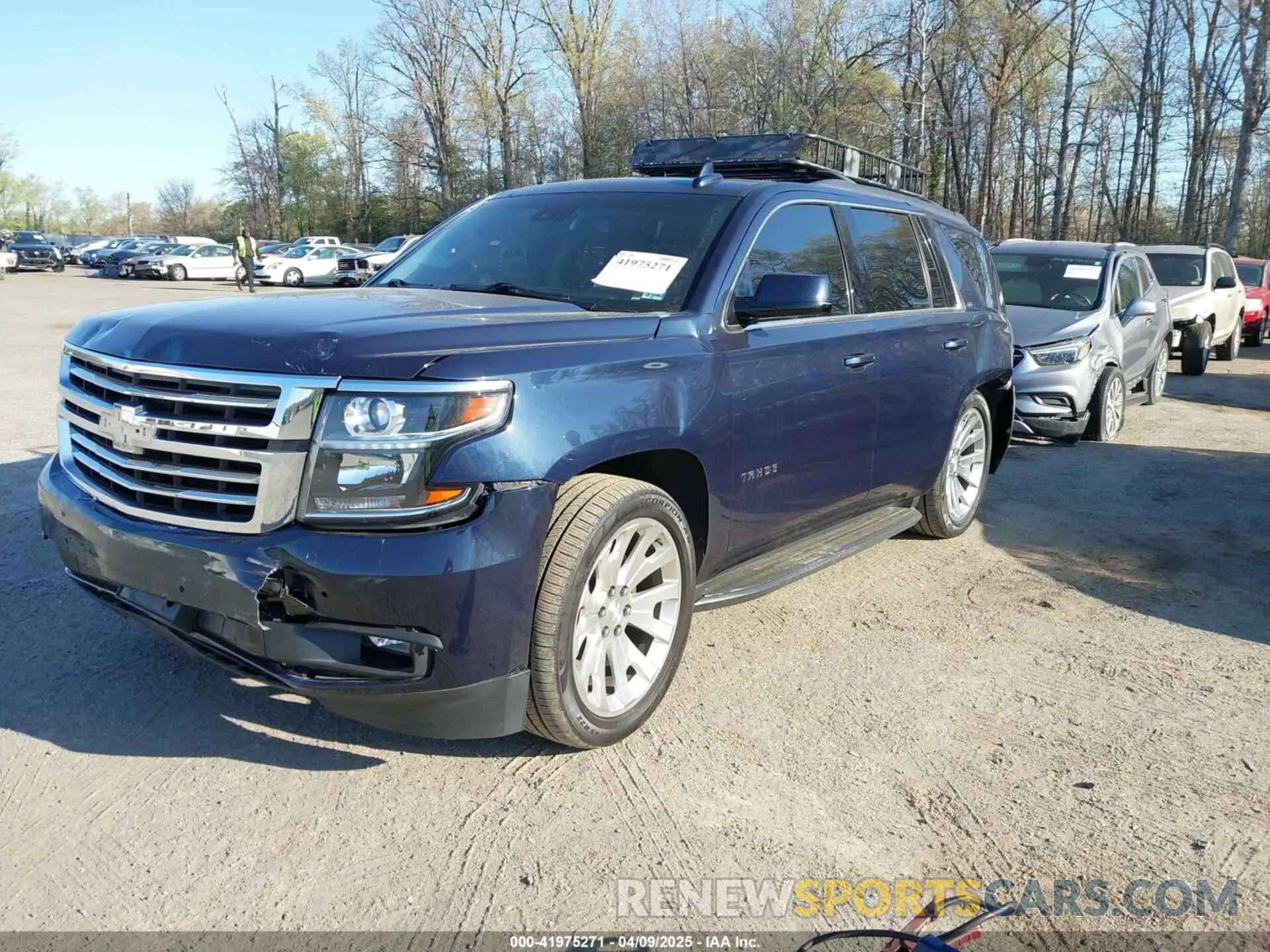 2 Фотография поврежденного автомобиля 1GNSKBKC3LR136703 CHEVROLET TAHOE 2020