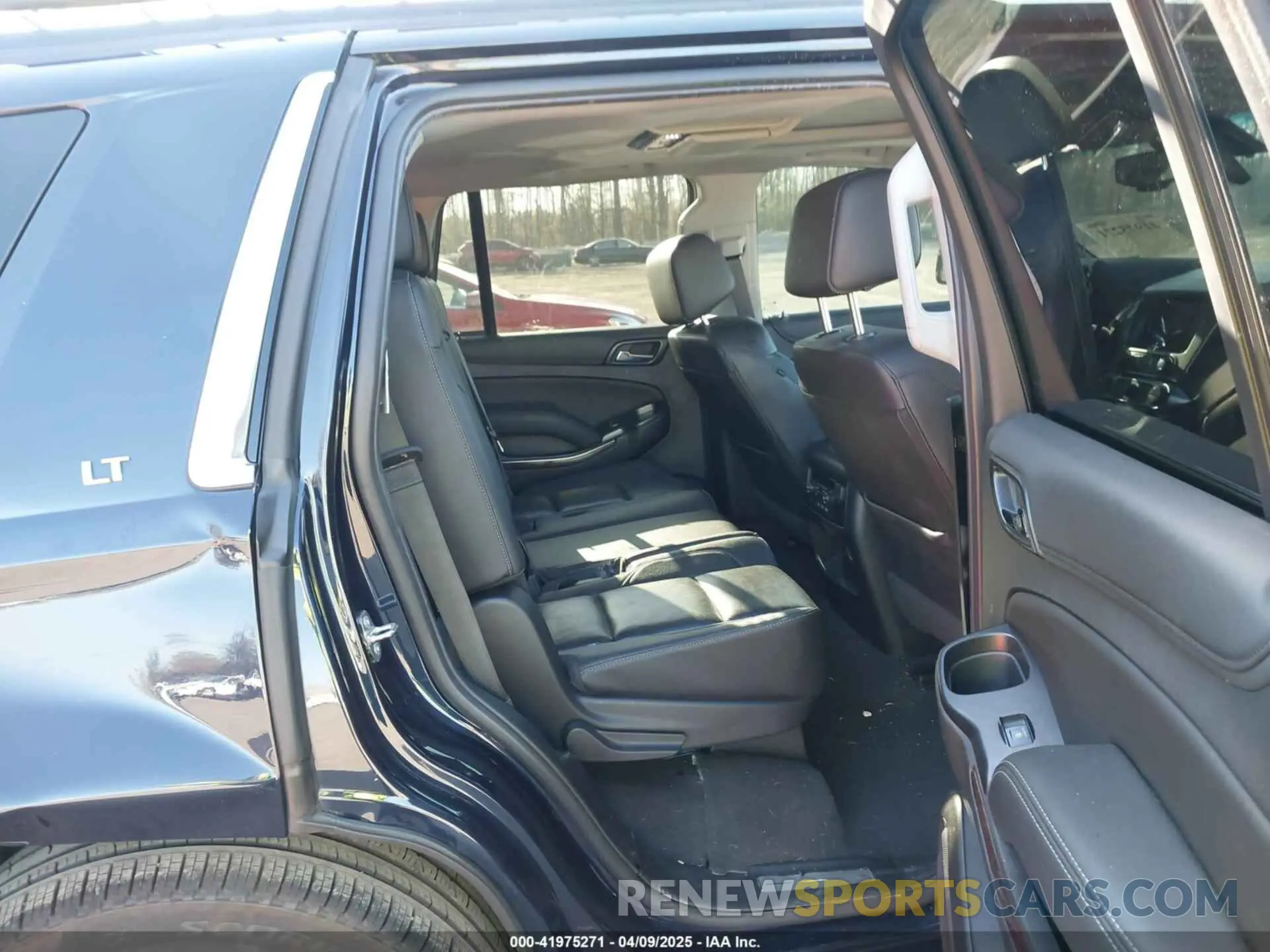 8 Фотография поврежденного автомобиля 1GNSKBKC3LR136703 CHEVROLET TAHOE 2020