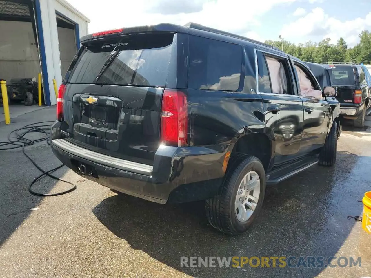 3 Photograph of a damaged car 1GNSKBKC3LR267050 CHEVROLET TAHOE 2020
