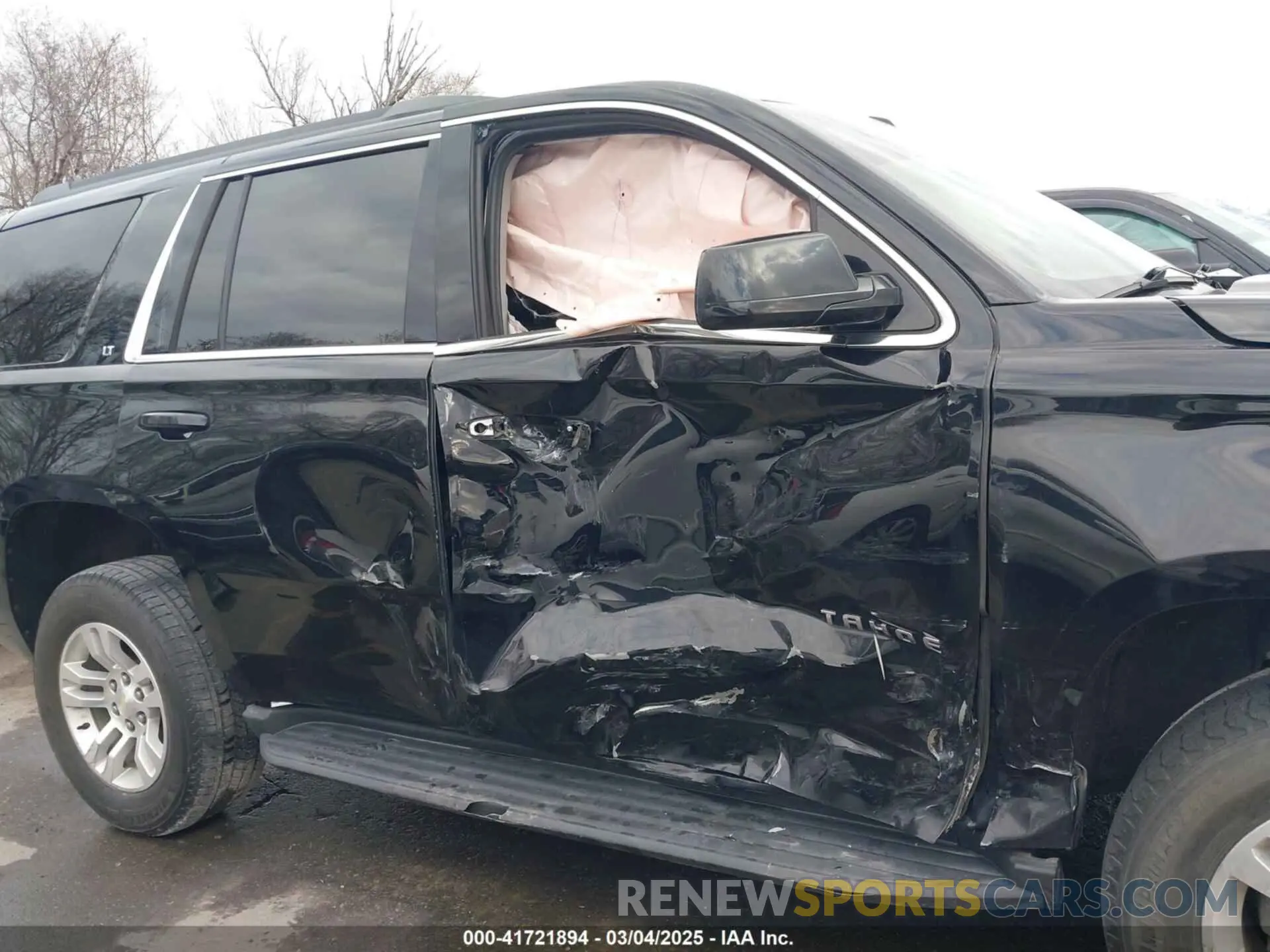 6 Photograph of a damaged car 1GNSKBKC4LR110000 CHEVROLET TAHOE 2020