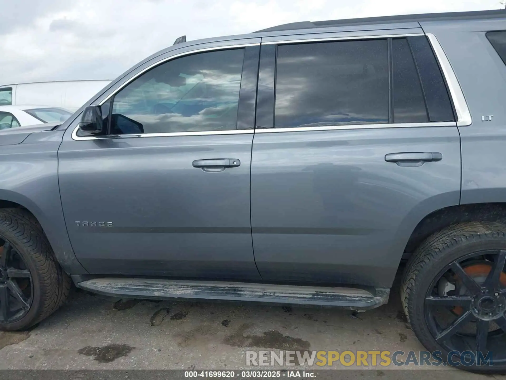 14 Фотография поврежденного автомобиля 1GNSKBKC4LR164705 CHEVROLET TAHOE 2020