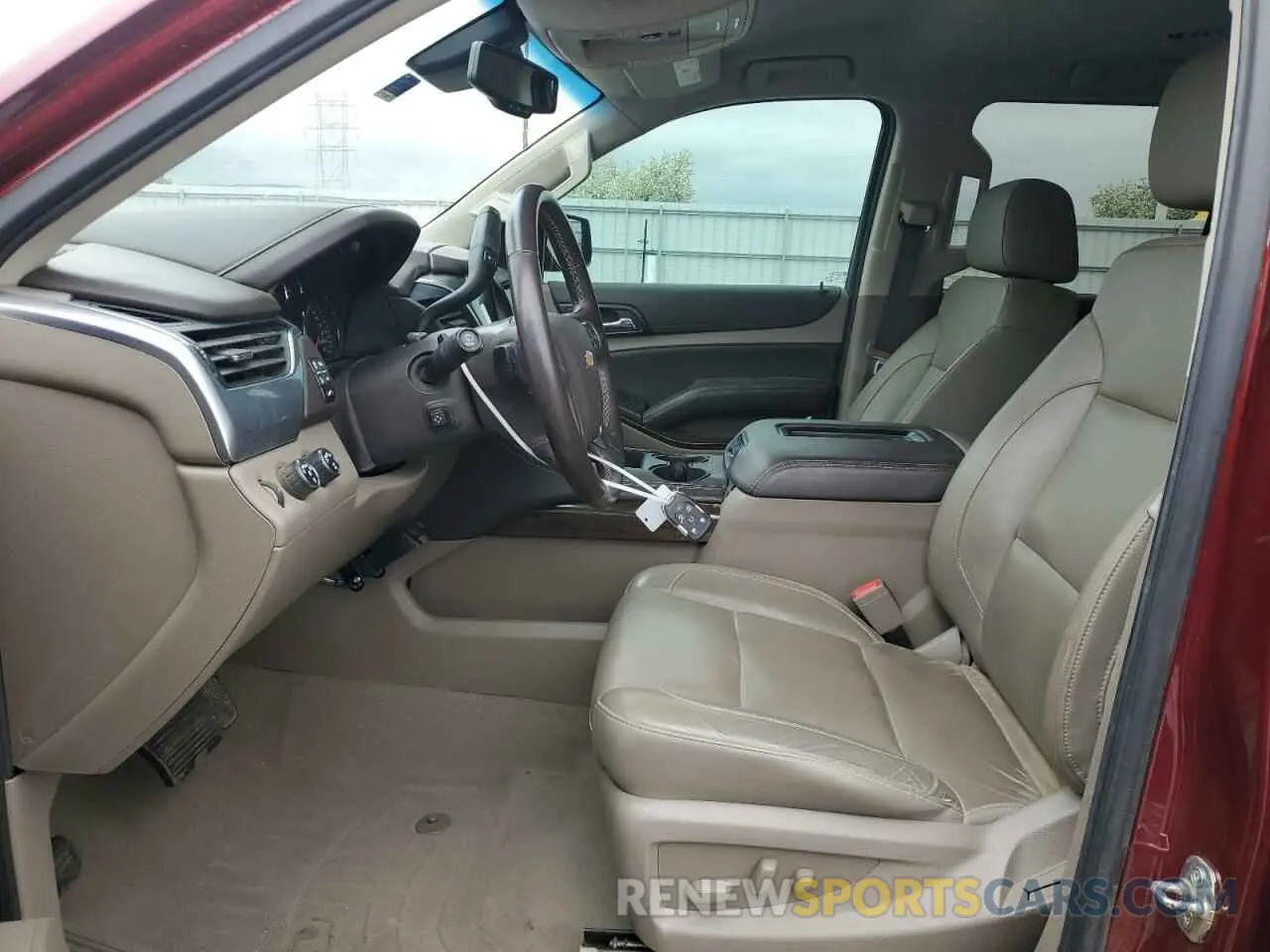 7 Photograph of a damaged car 1GNSKBKC4LR230220 CHEVROLET TAHOE 2020