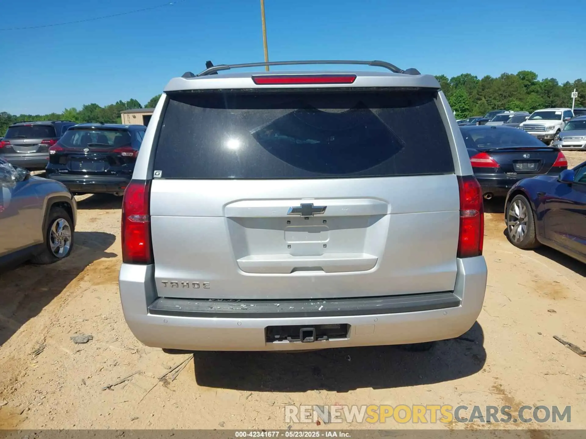 16 Photograph of a damaged car 1GNSKBKC5LR121085 CHEVROLET TAHOE 2020