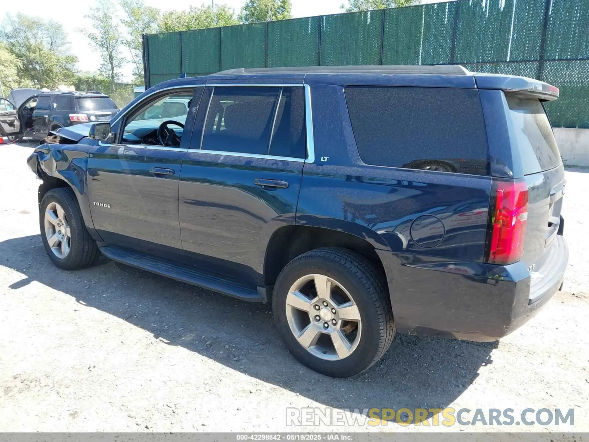 3 Photograph of a damaged car 1GNSKBKC6LR239081 CHEVROLET TAHOE 2020