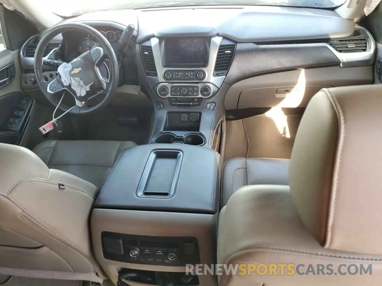 8 Фотография поврежденного автомобиля 1GNSKBKC7LR124845 CHEVROLET TAHOE 2020