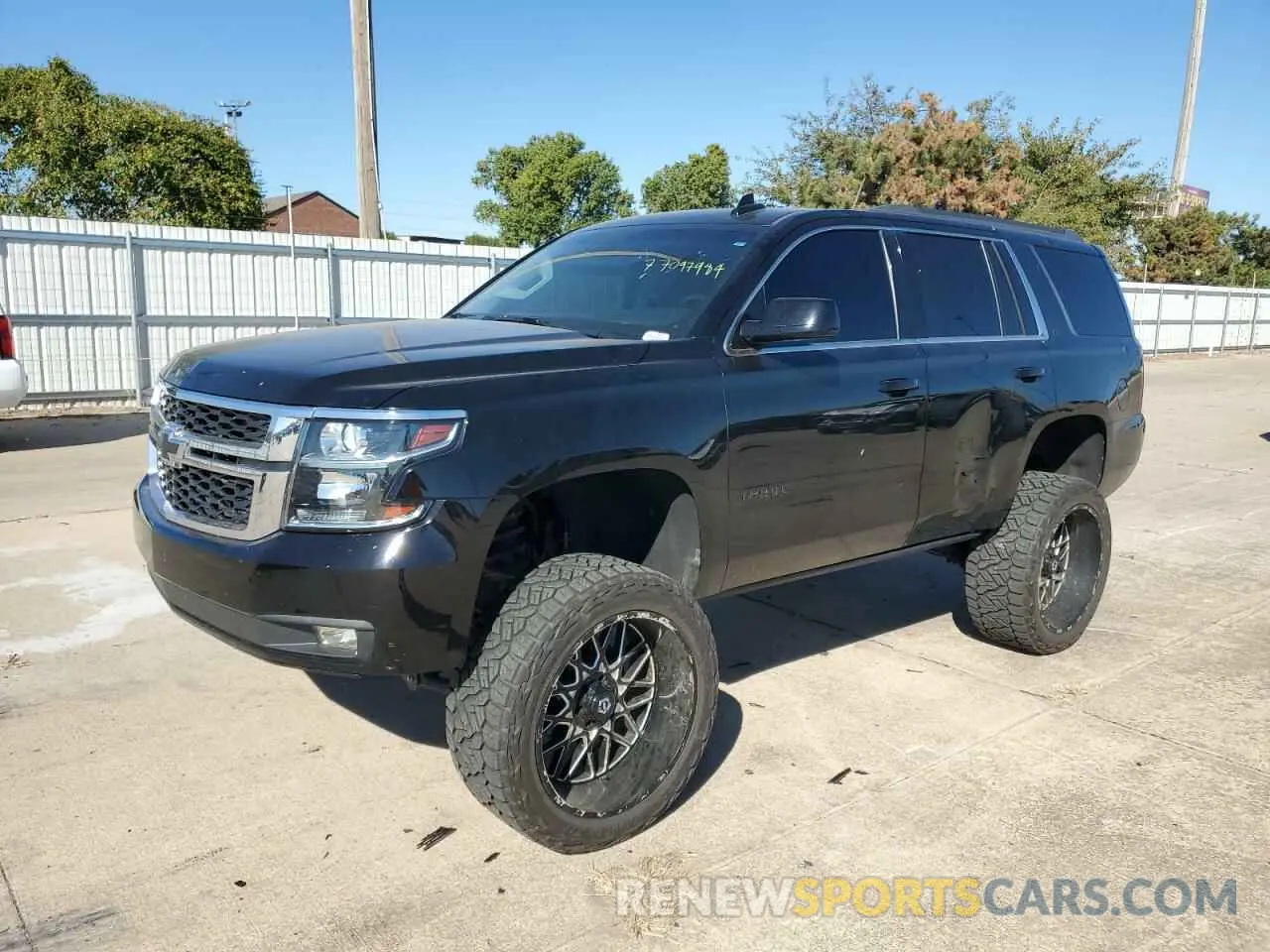 1 Photograph of a damaged car 1GNSKBKC8LR145977 CHEVROLET TAHOE 2020