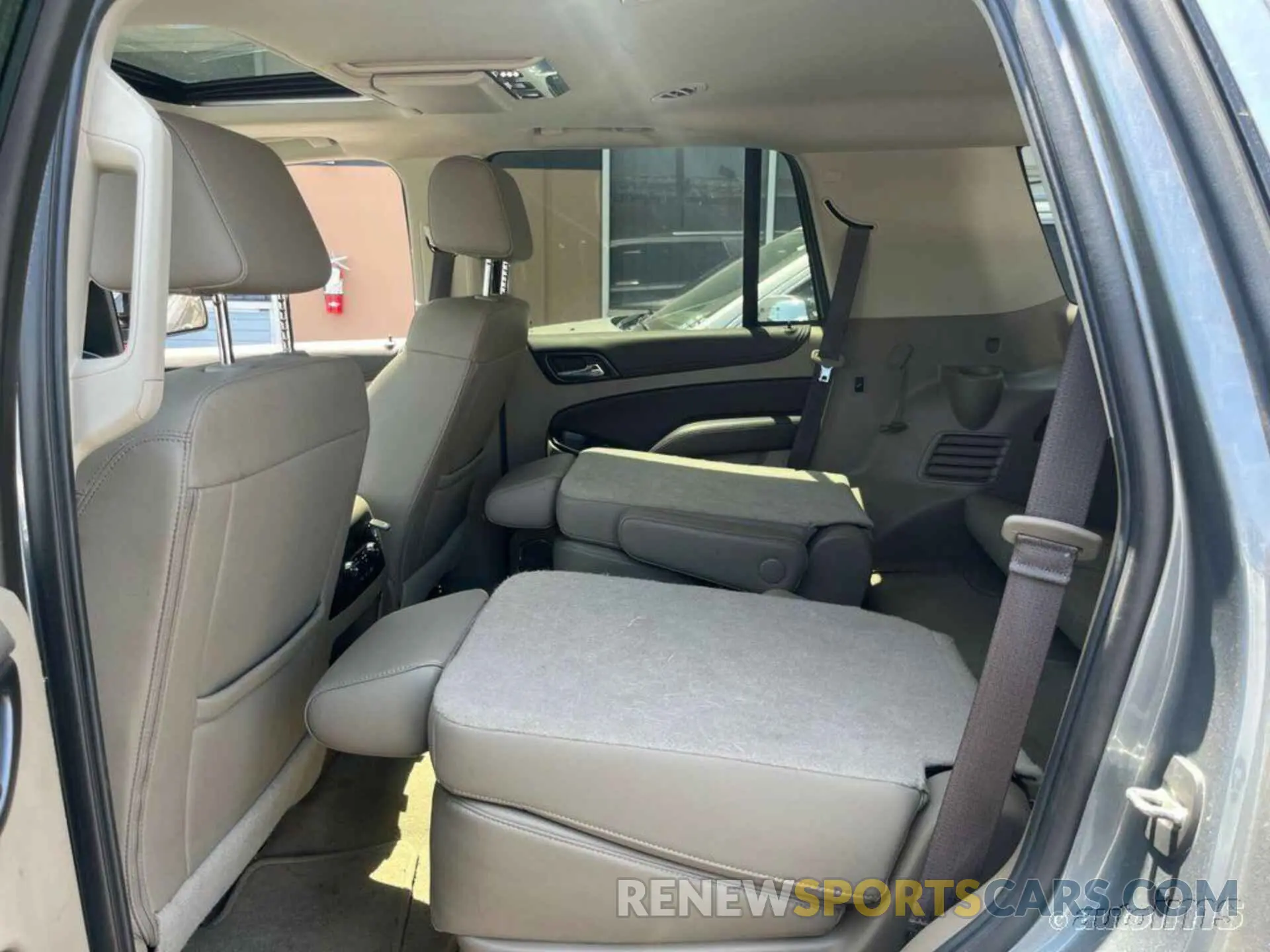 17 Фотография поврежденного автомобиля 1GNSKCKC1LR118397 CHEVROLET TAHOE 2020
