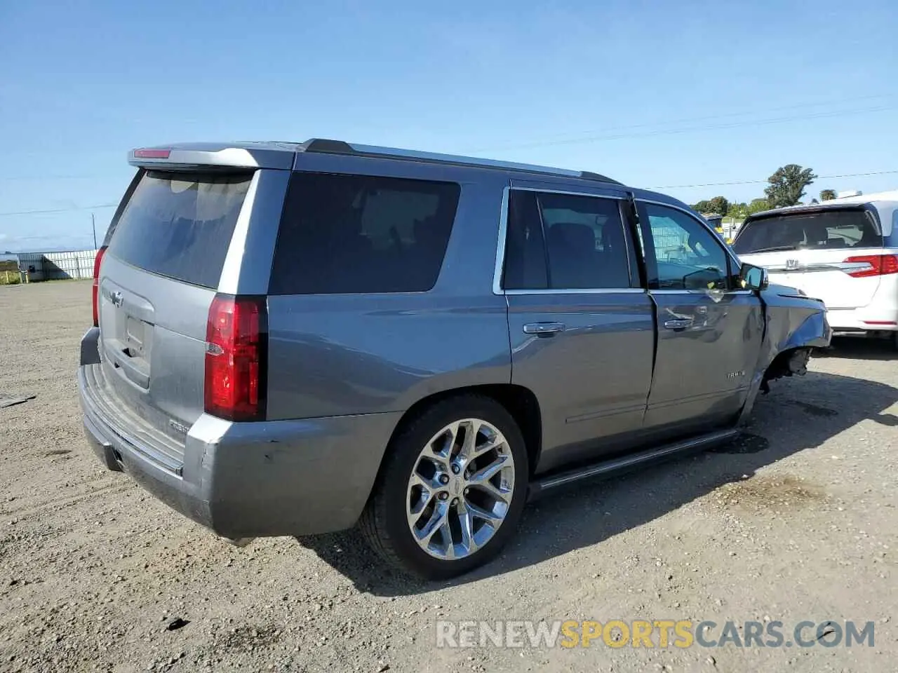 3 Фотография поврежденного автомобиля 1GNSKCKC6LR220696 CHEVROLET TAHOE 2020
