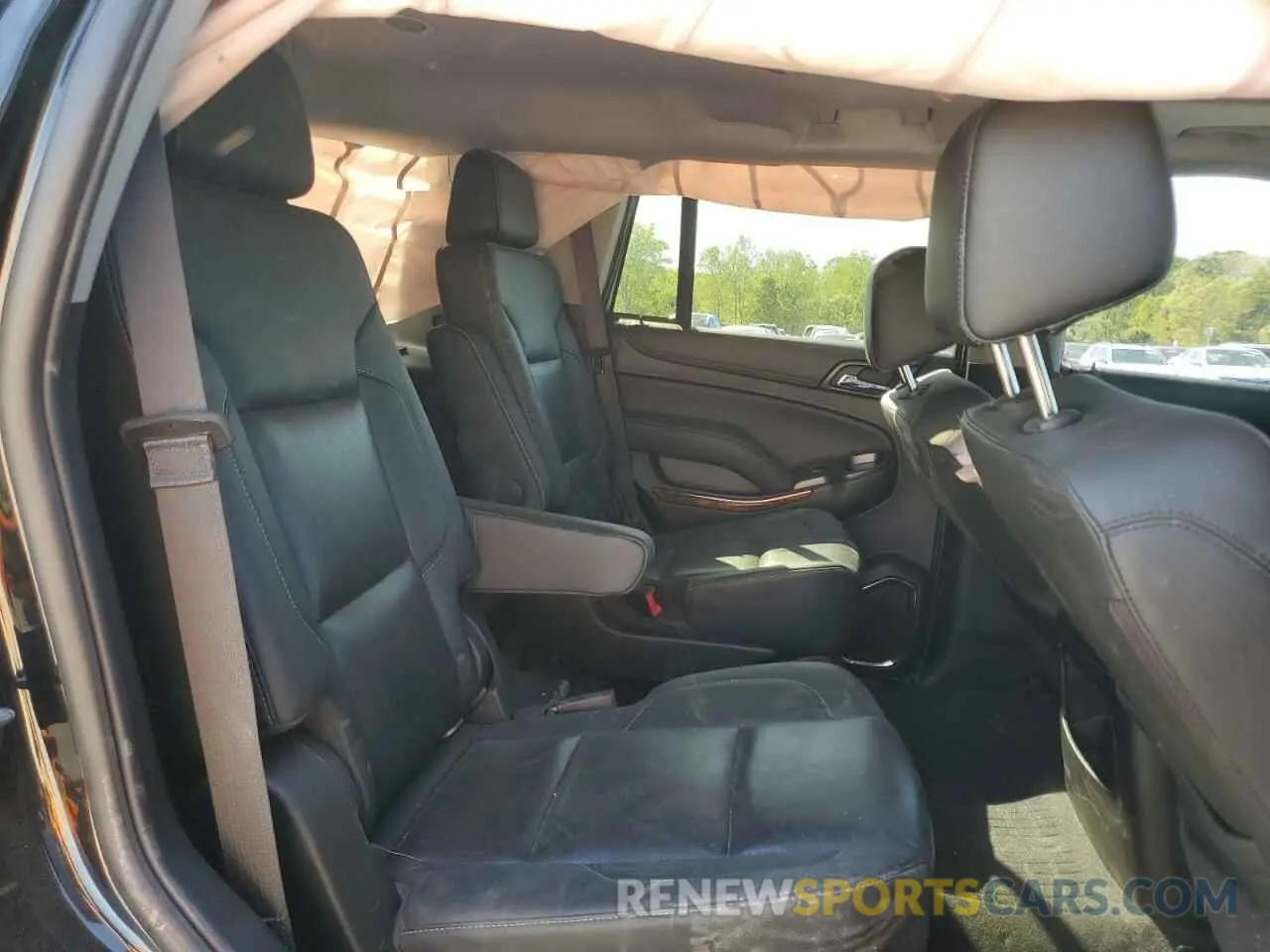 11 Photograph of a damaged car 1GNSKCKJ4LR294570 CHEVROLET TAHOE 2020