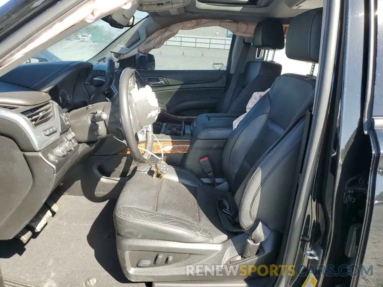 7 Photograph of a damaged car 1GNSKCKJ4LR294570 CHEVROLET TAHOE 2020