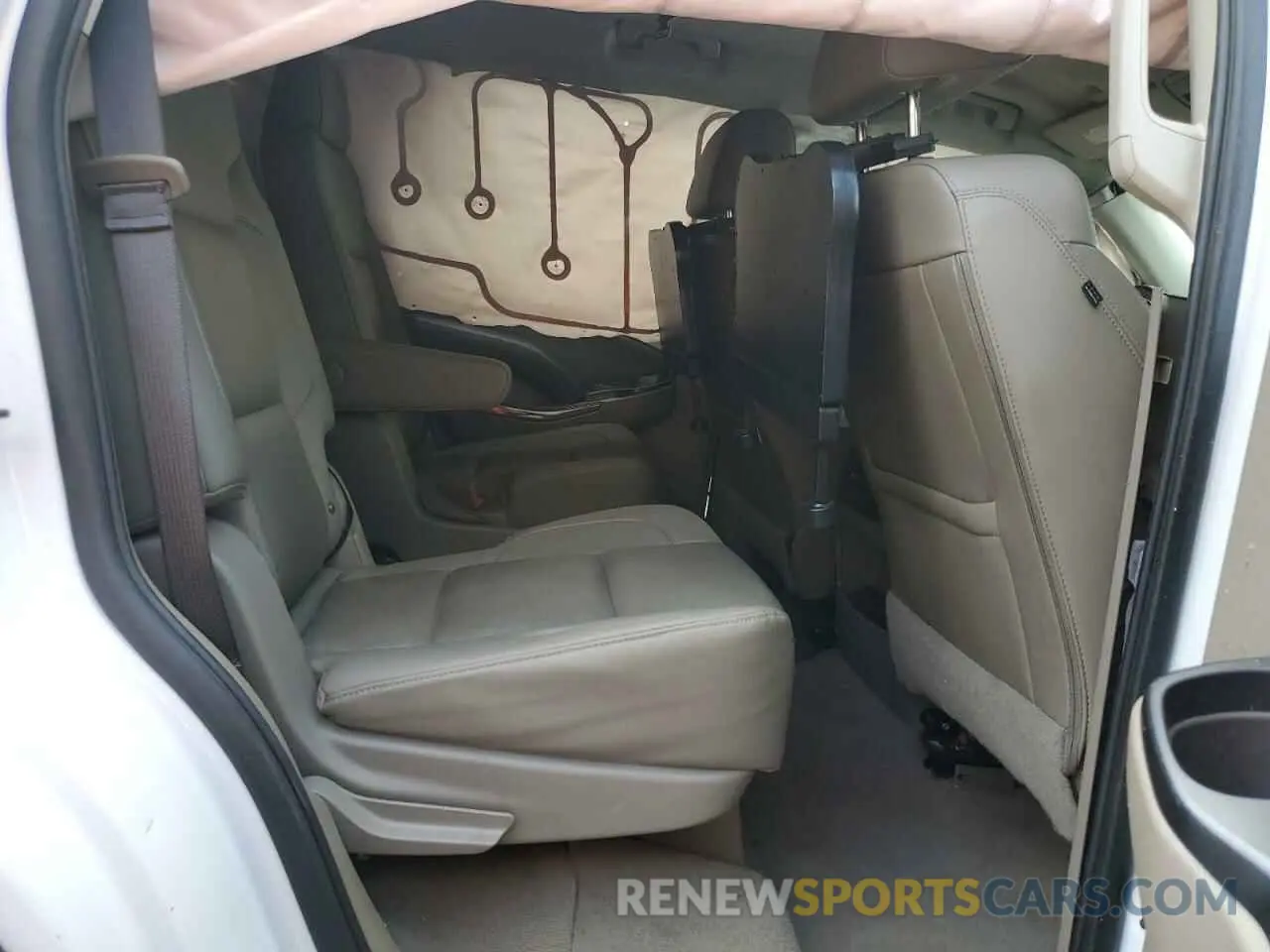 11 Photograph of a damaged car 1GNSKCKJ5LR203810 CHEVROLET TAHOE 2020
