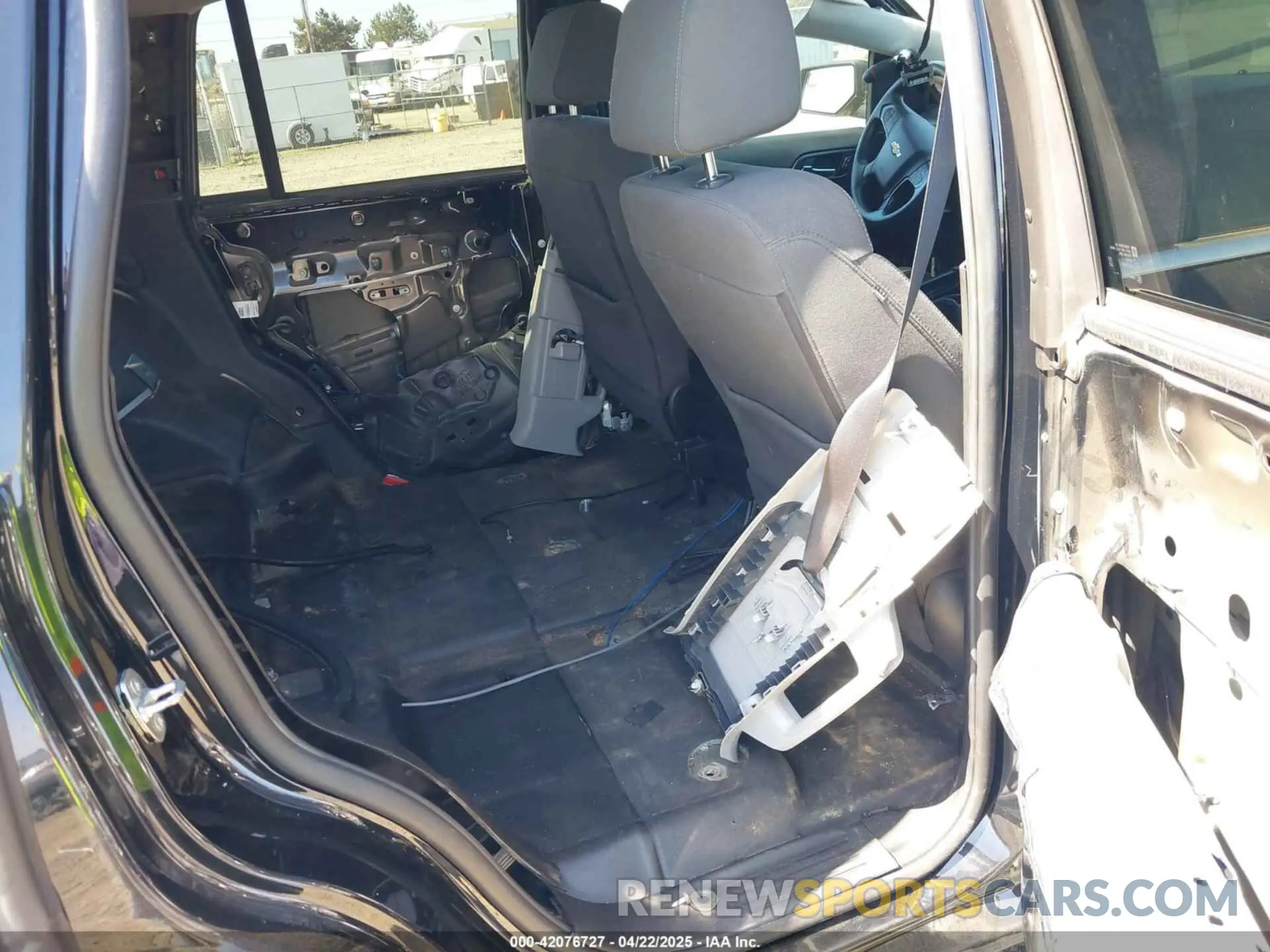 8 Photograph of a damaged car 1GNSKDEC3LR155615 CHEVROLET TAHOE 2020