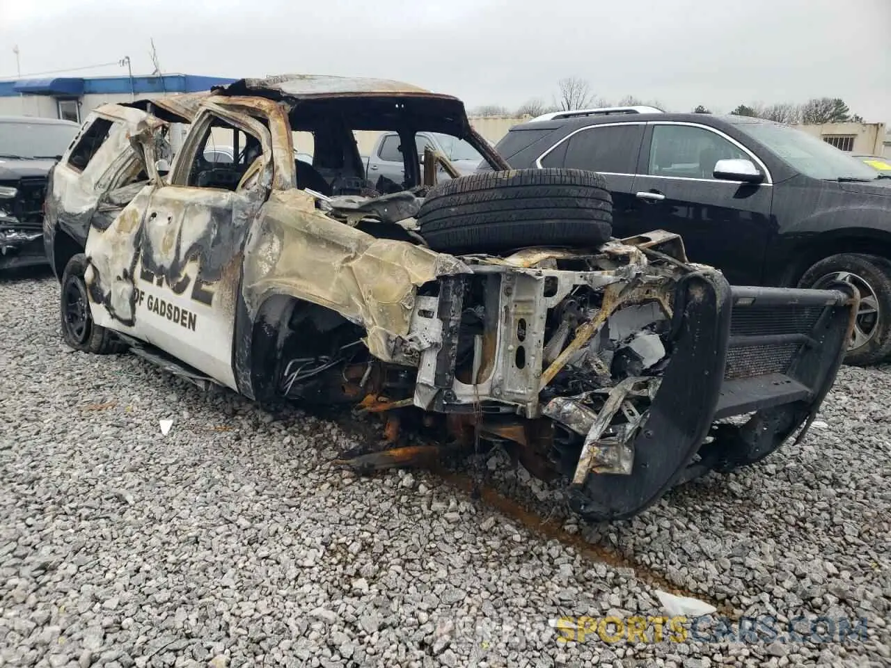 4 Photograph of a damaged car 1GNSKDEC8LR123128 CHEVROLET TAHOE 2020