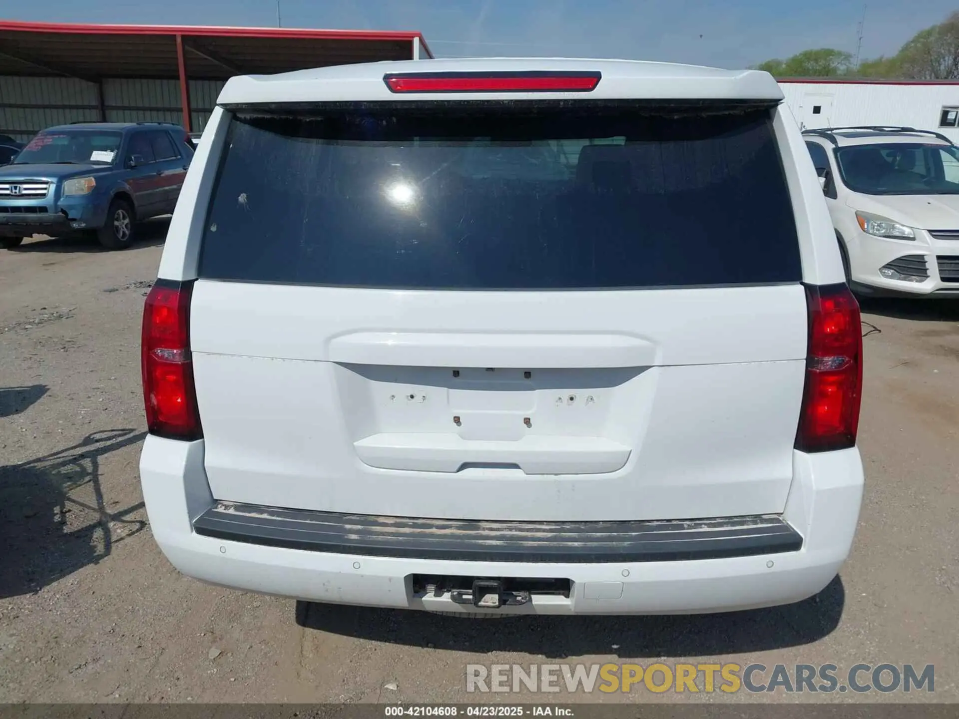 17 Photograph of a damaged car 1GNSKDEC8LR258254 CHEVROLET TAHOE 2020