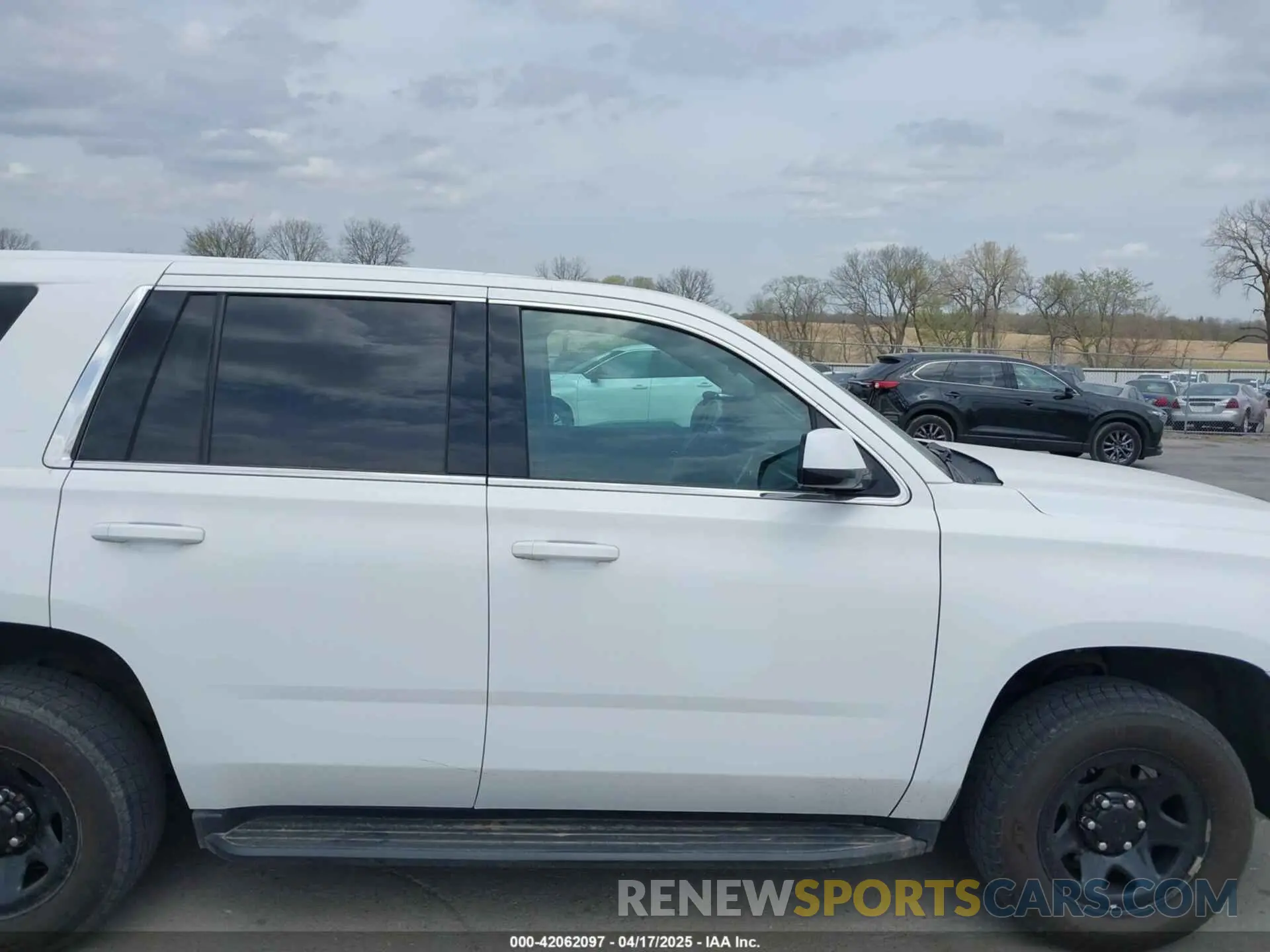 13 Фотография поврежденного автомобиля 1GNSKDEC9LR260983 CHEVROLET TAHOE 2020